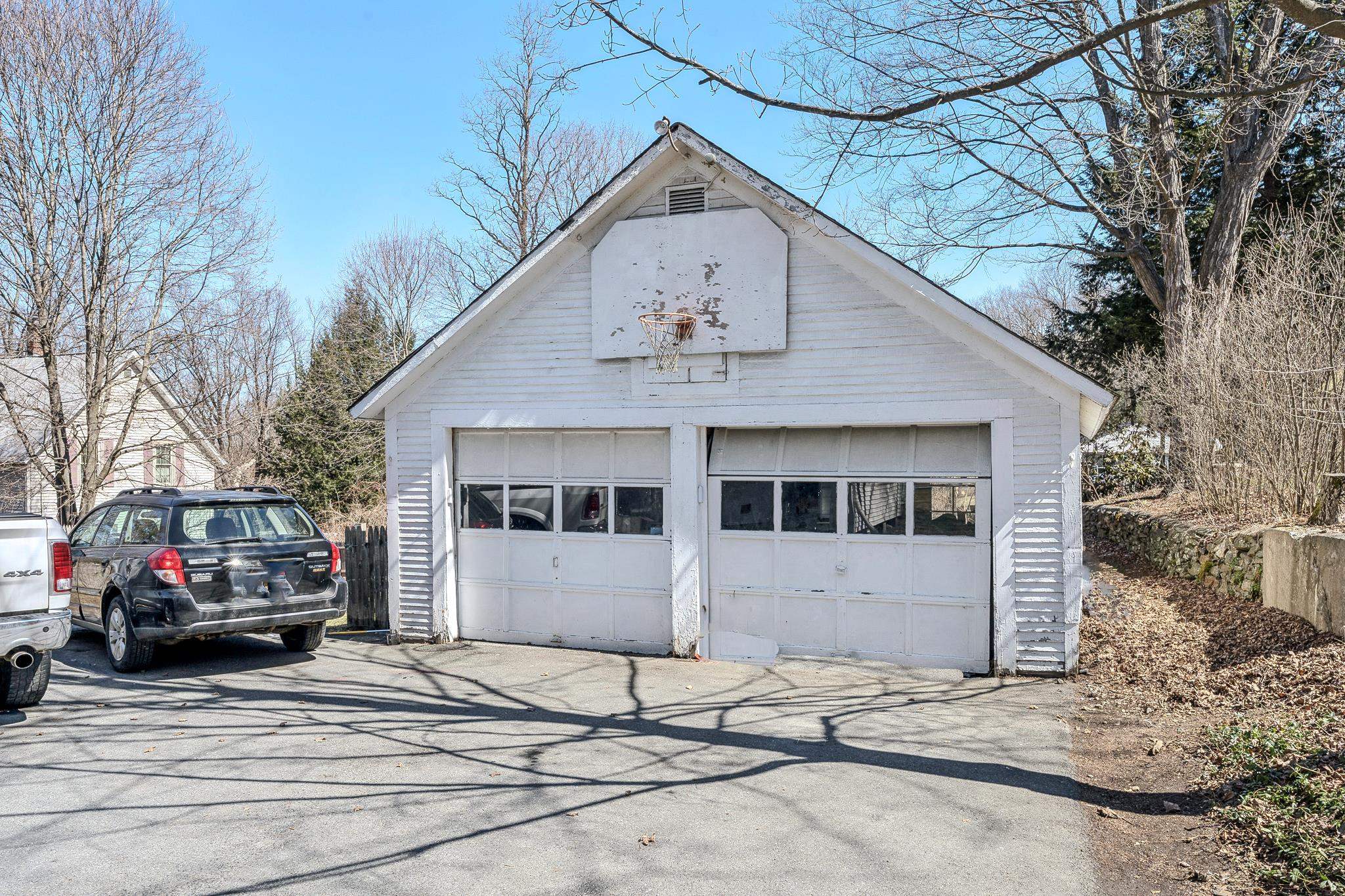 27 Seminary Hill Rd, Lebanon, NH 03784