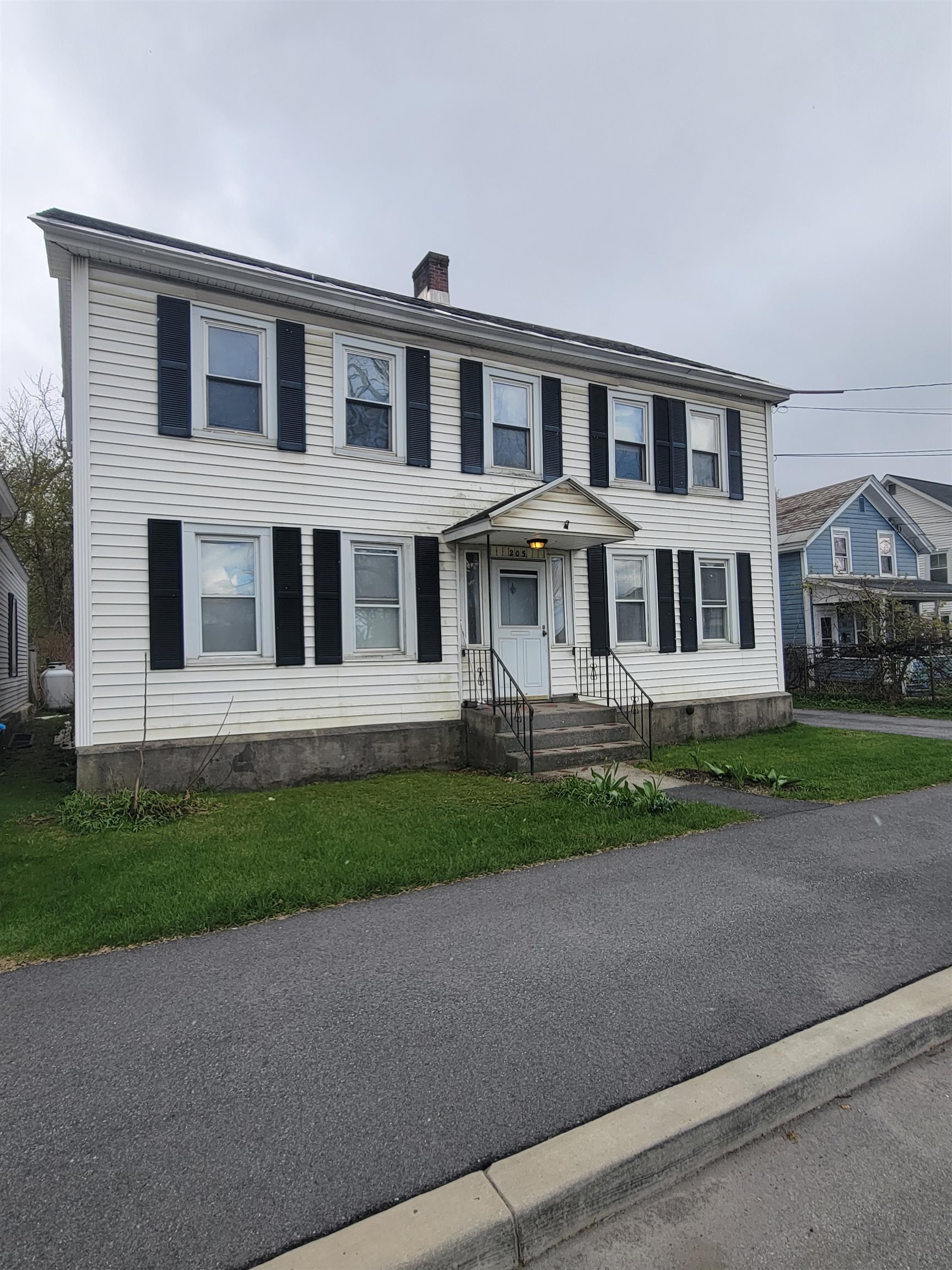 Village of Bennington in Town of Bennington VT&nbsp;Multi Family for sale $$235,000 $126 per sq.ft.