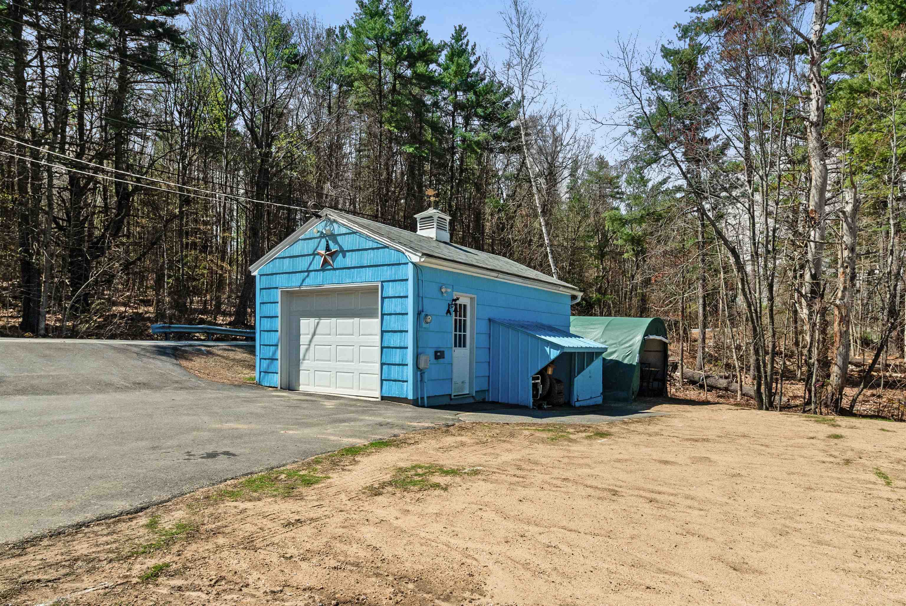 128 Old Lake Shore Rd, Gilford, NH 03249