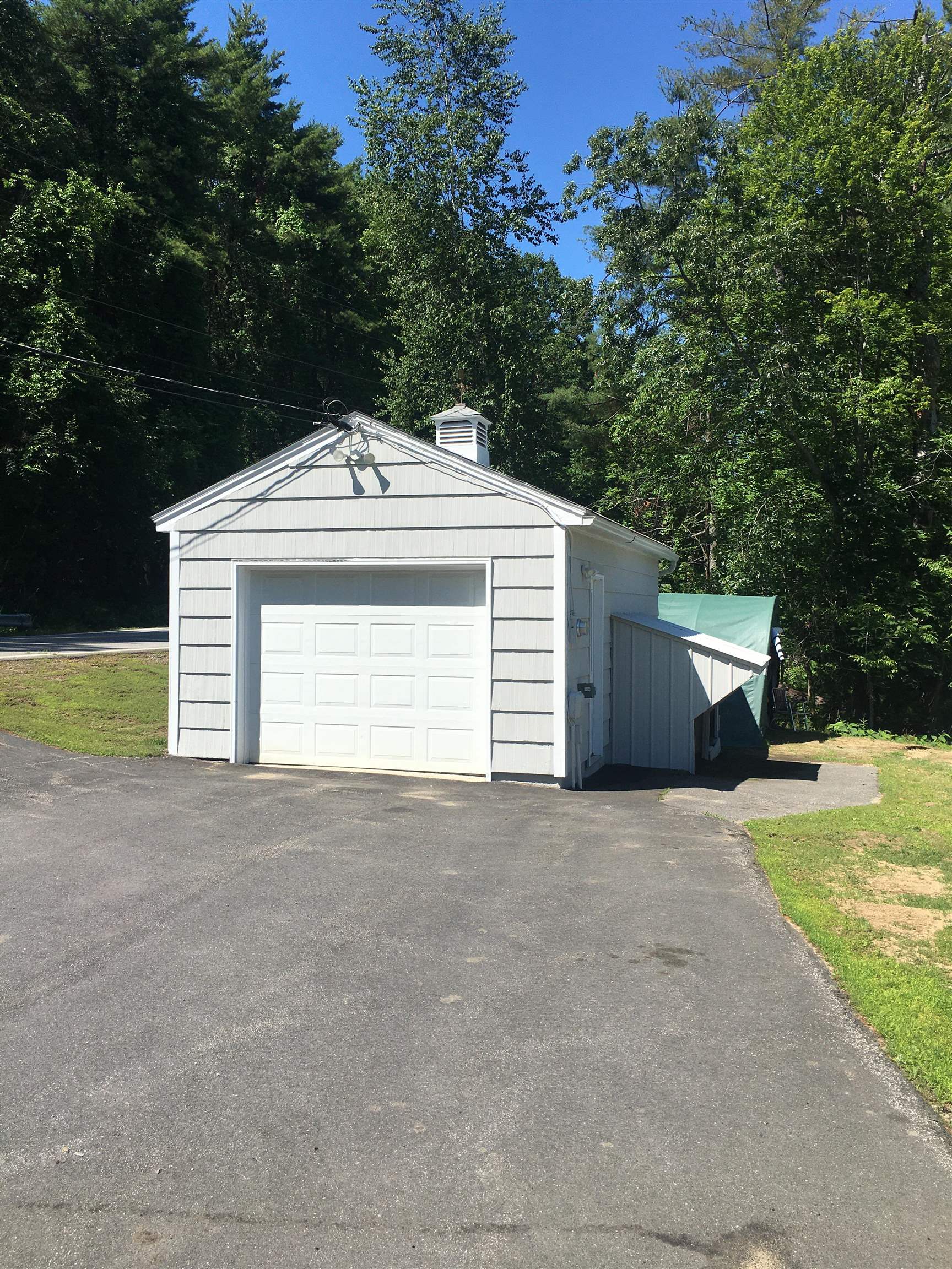 128 Old Lake Shore Rd, Gilford, NH 03249