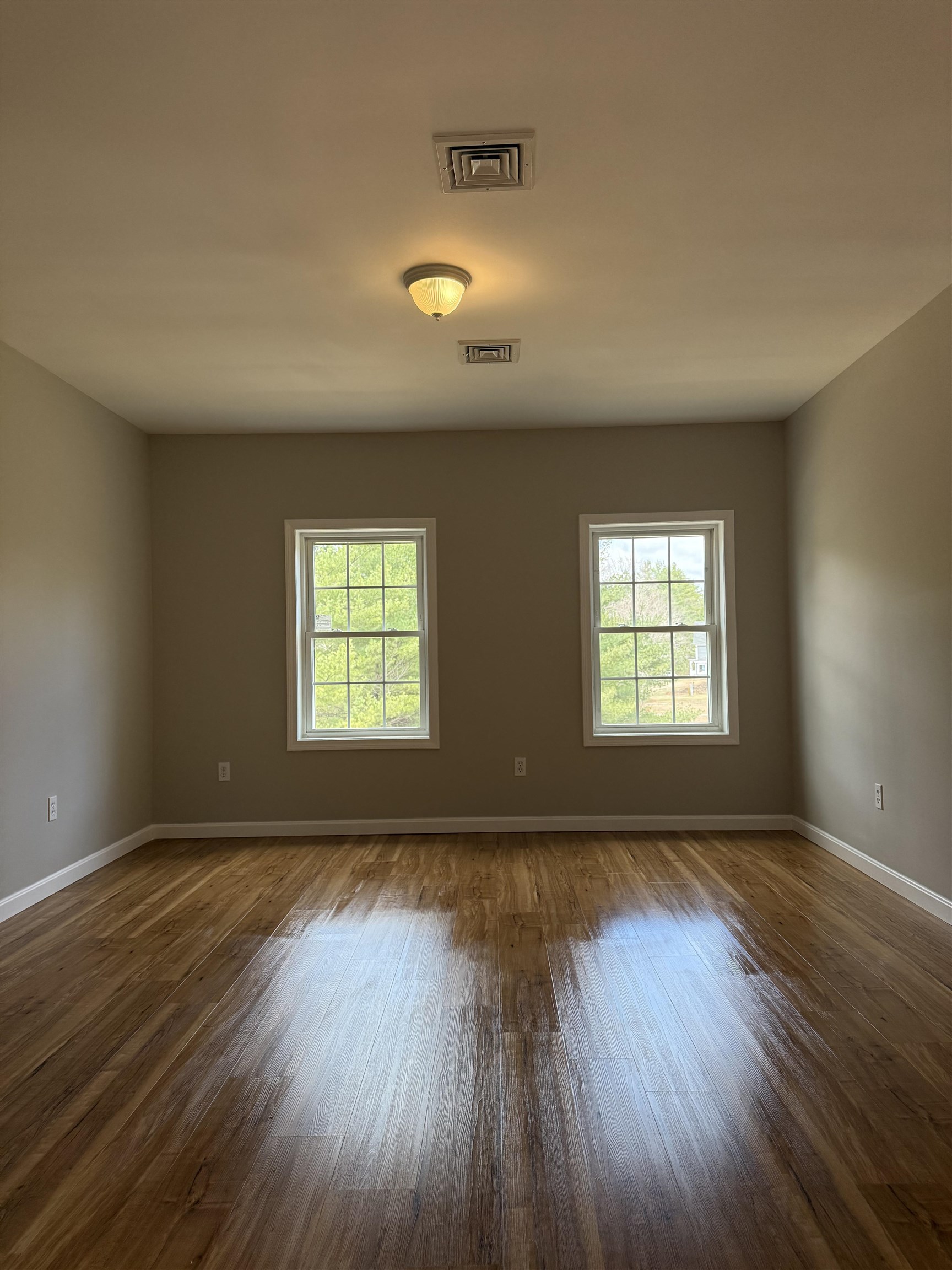 68 King Rd, Chichester, NH 03258