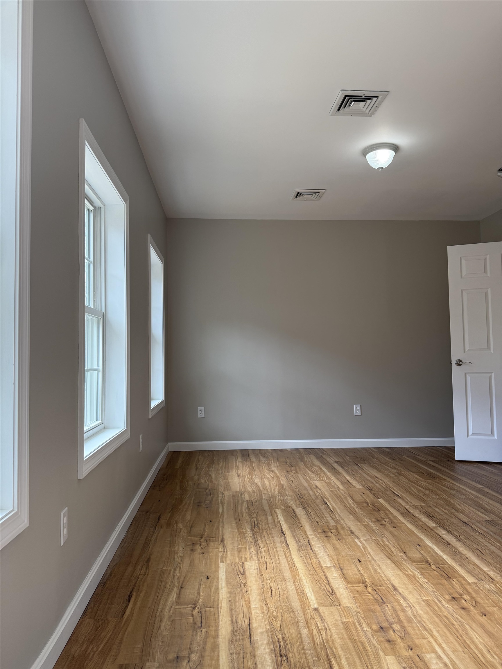 68 King Rd, Chichester, NH 03258