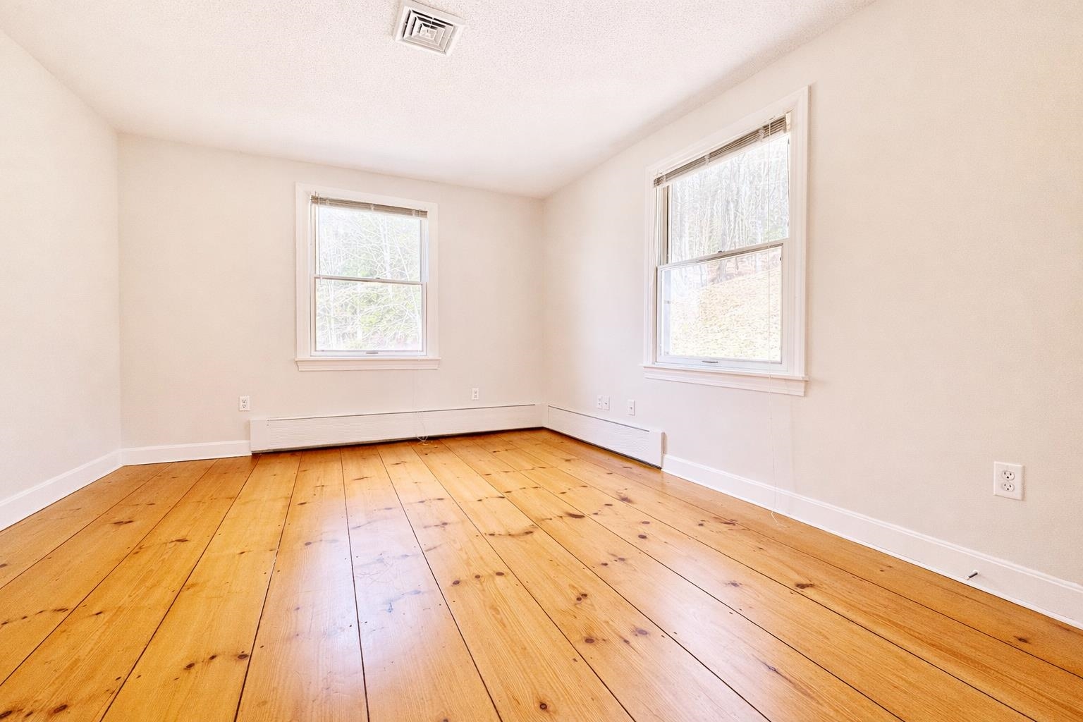 Bedroom-2 25158924