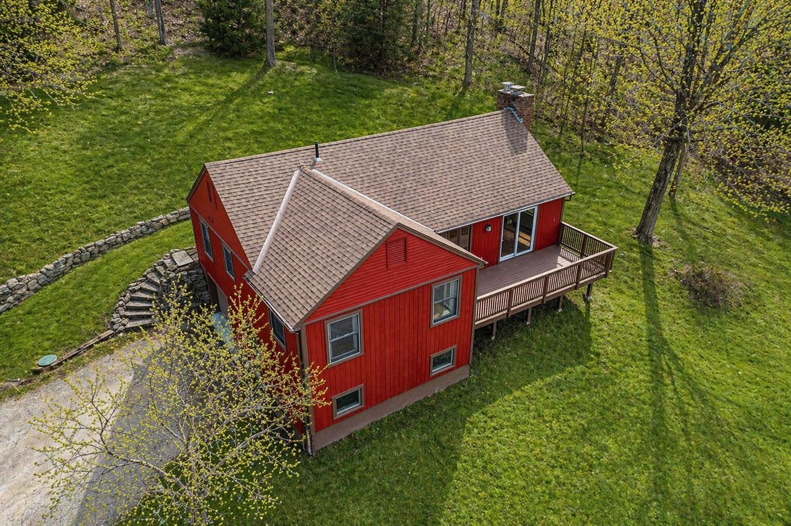 15 Black Lead Mine Ln, Walpole, NH 03608