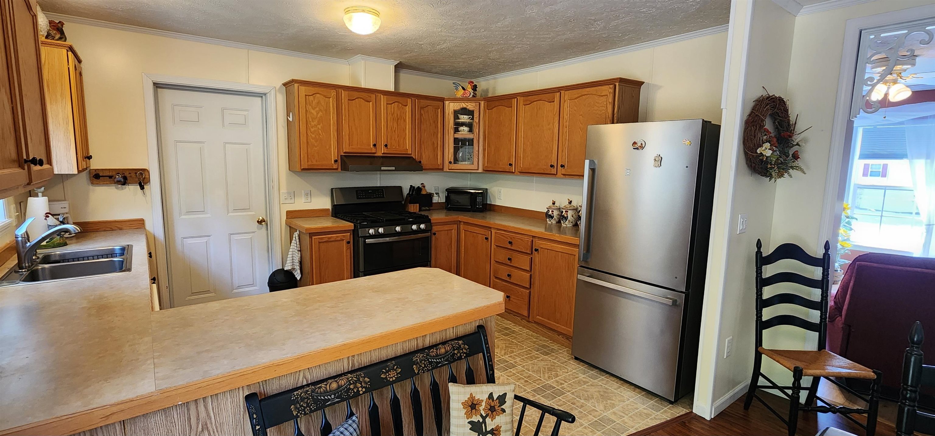 8 Timberline Dr, Tilton, NH 03276