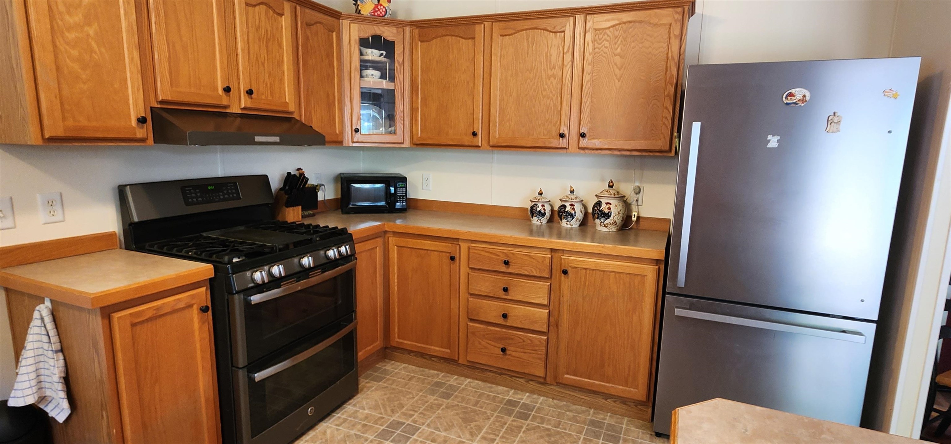 8 Timberline Dr, Tilton, NH 03276