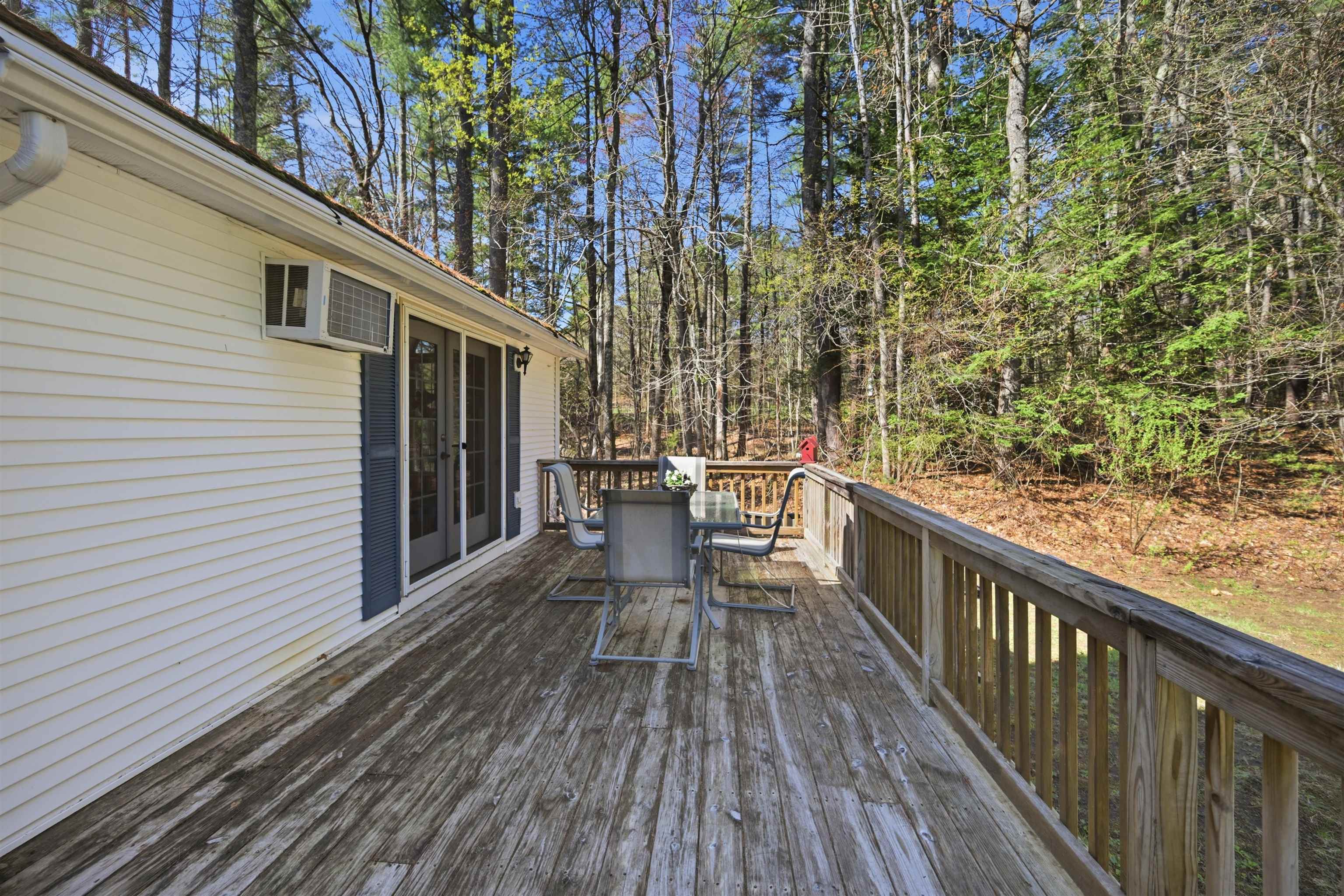 5 Sleeper Ln, Sandown, NH 03873