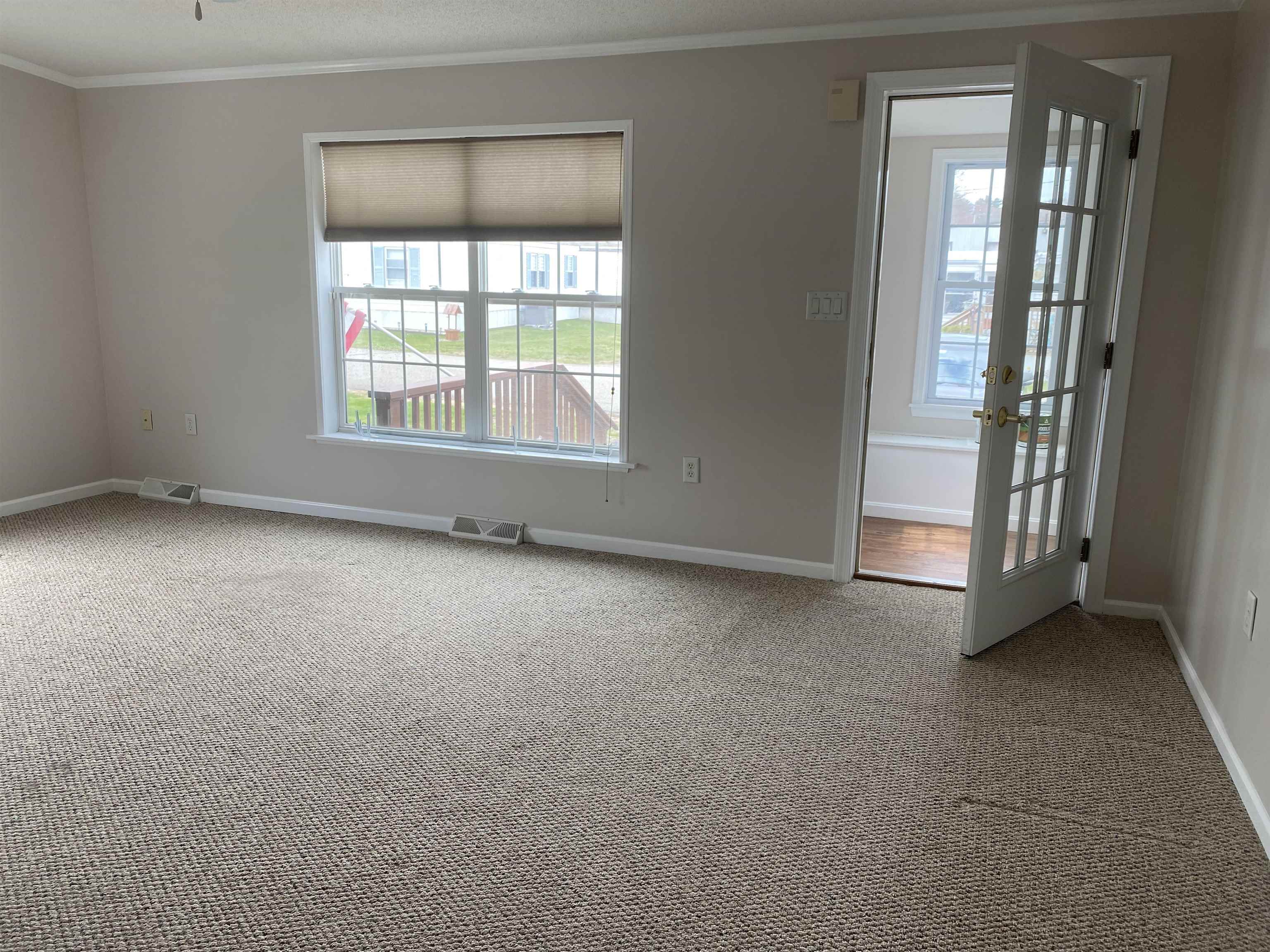 163 Staples St, Seabrook, NH 03874