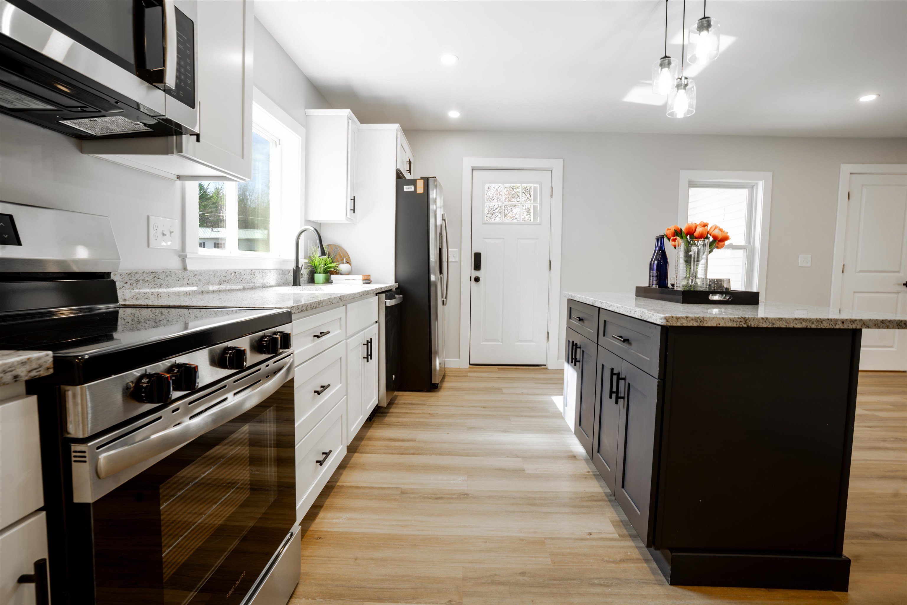 27 Washington St, Ashland, NH 03217