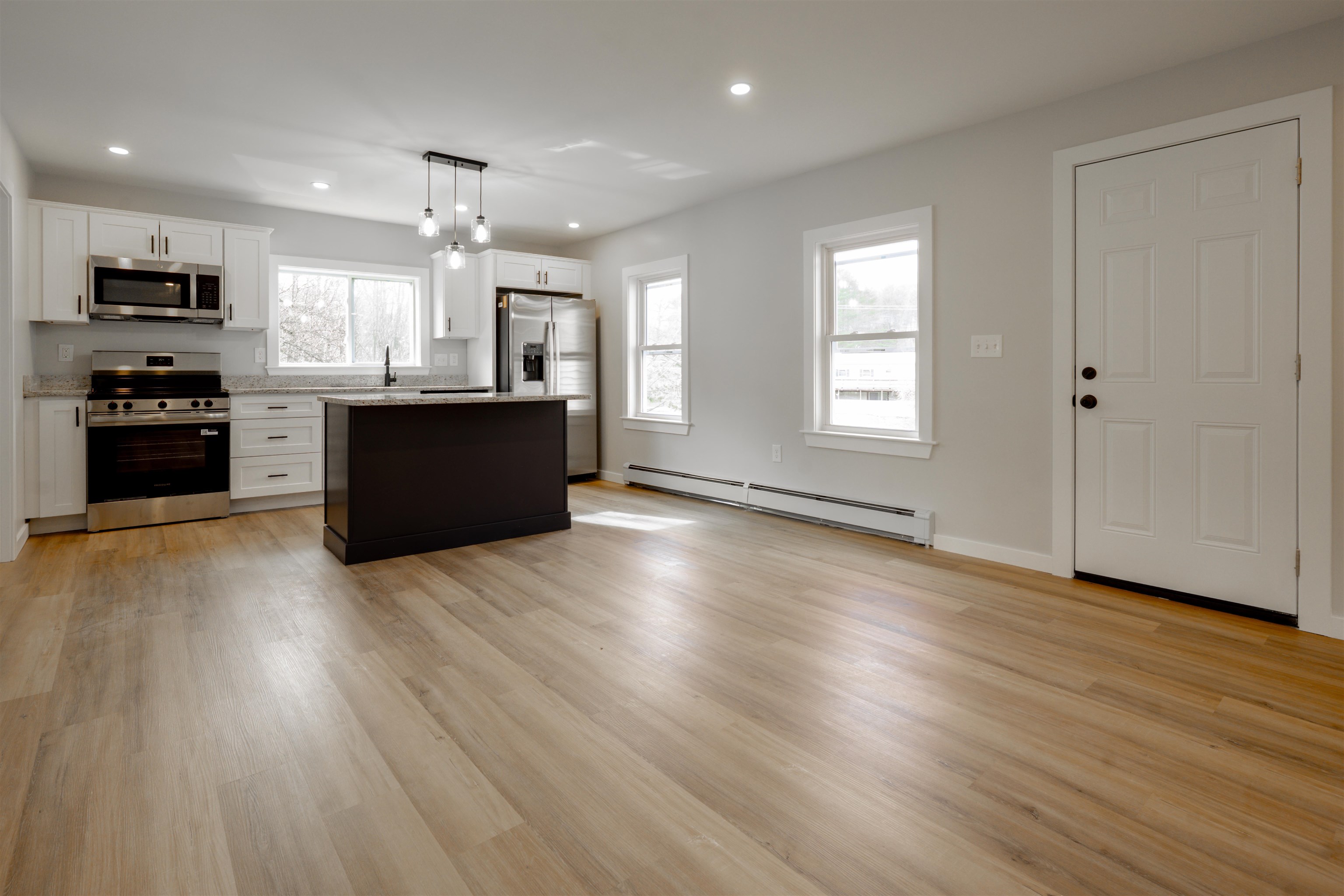 27 Washington St, Ashland, NH 03217