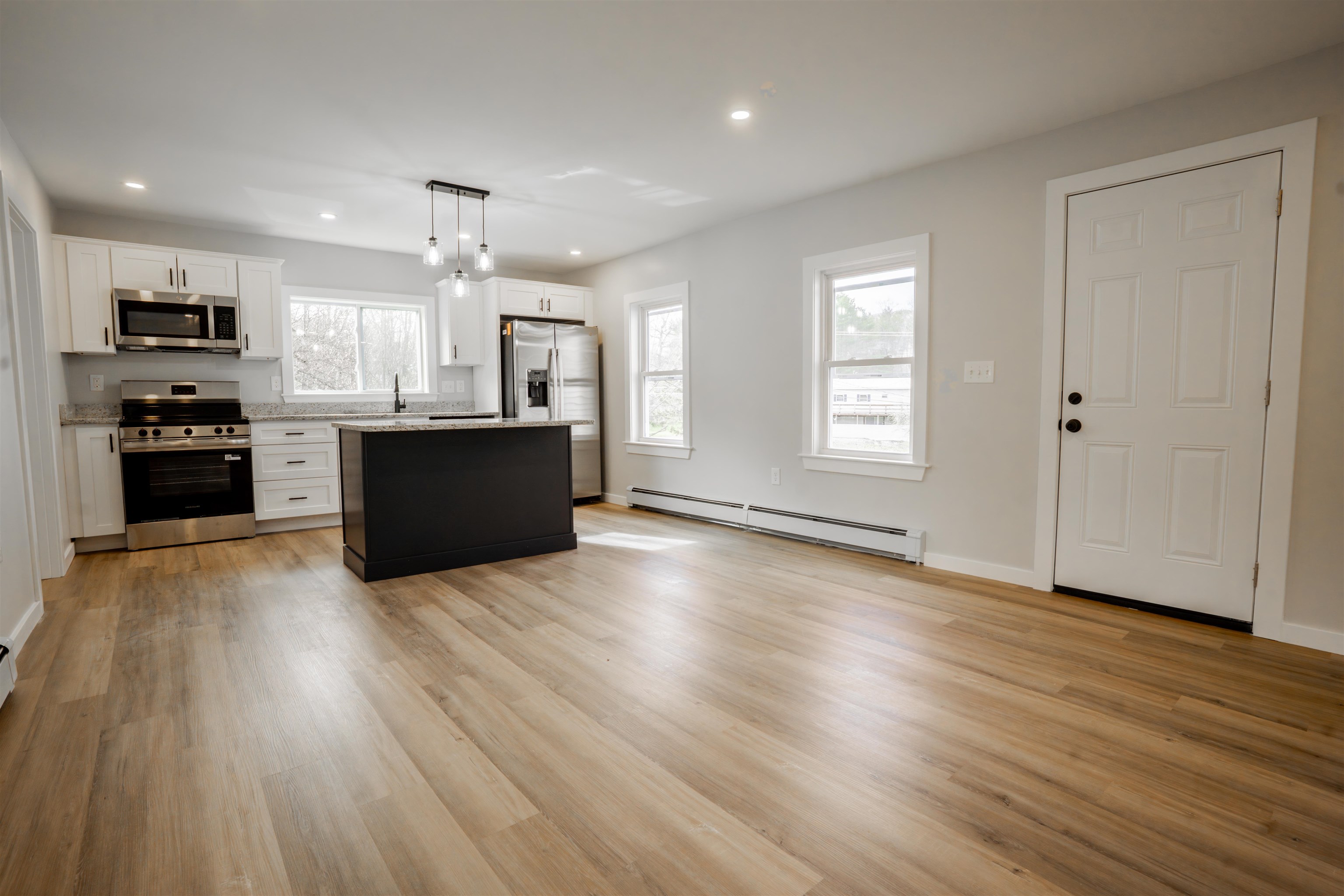 27 Washington St, Ashland, NH 03217