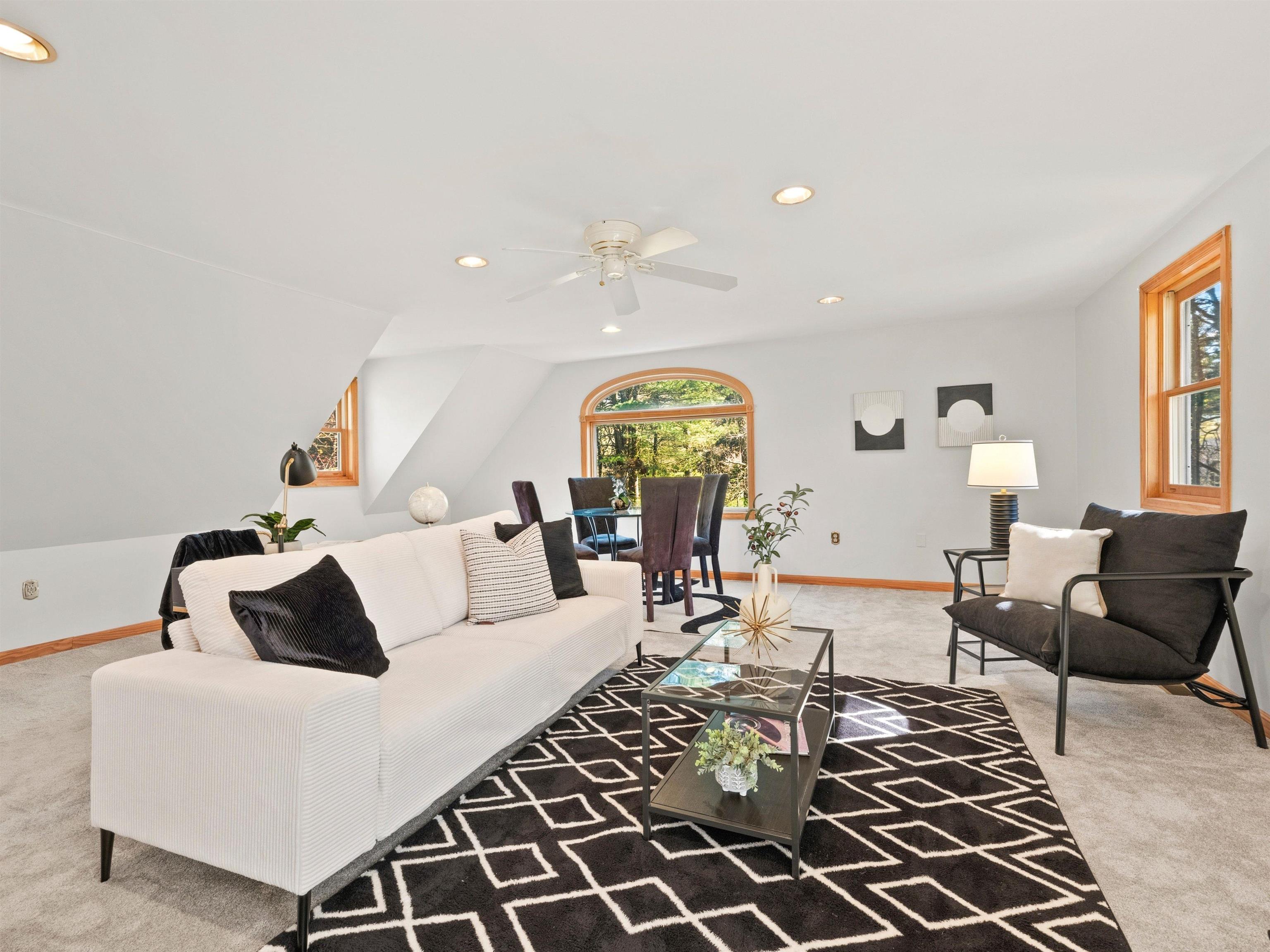 25 Fletcher Dr, Pelham, NH 03076