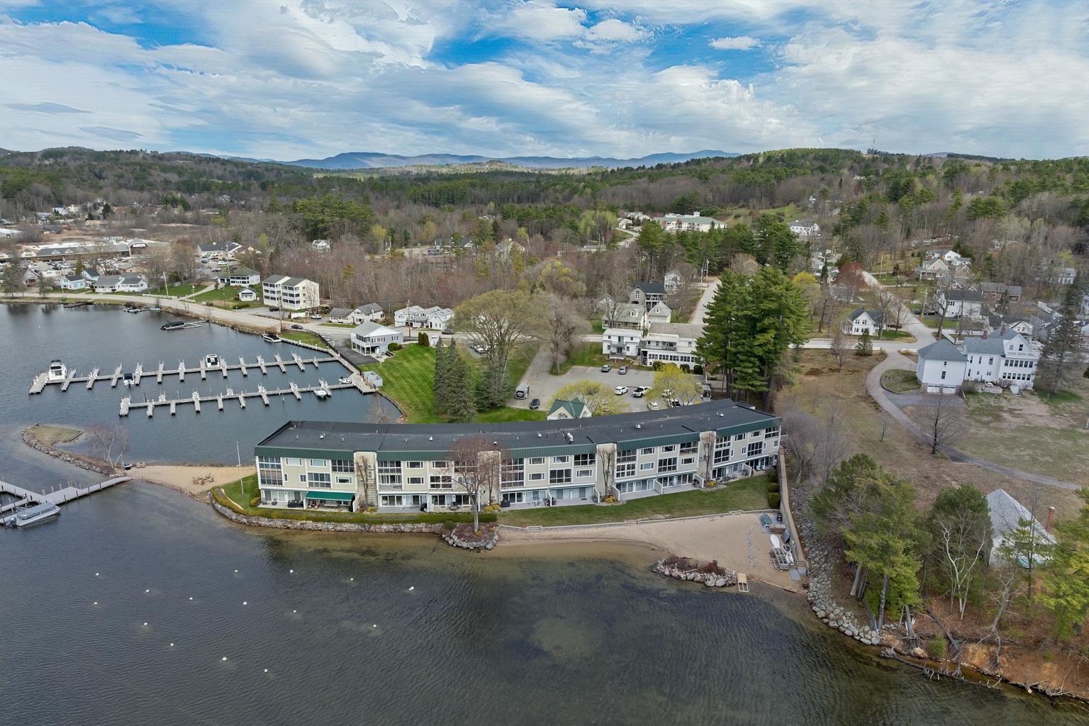 23 Pleasant St, Meredith, NH 03253