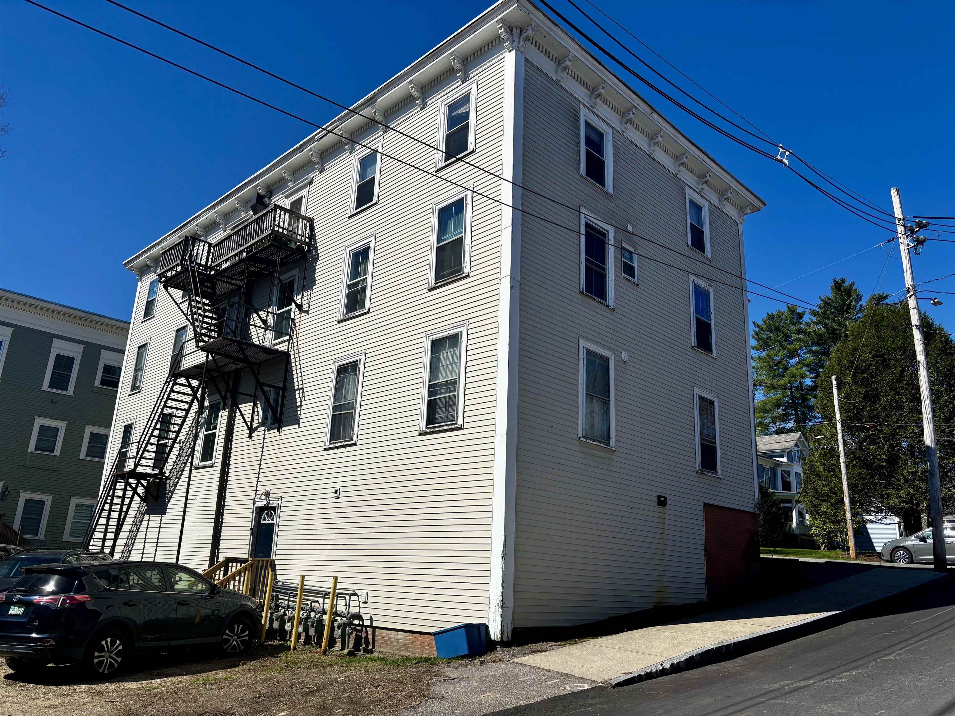 16-18 Cushing St, Dover, NH 03820