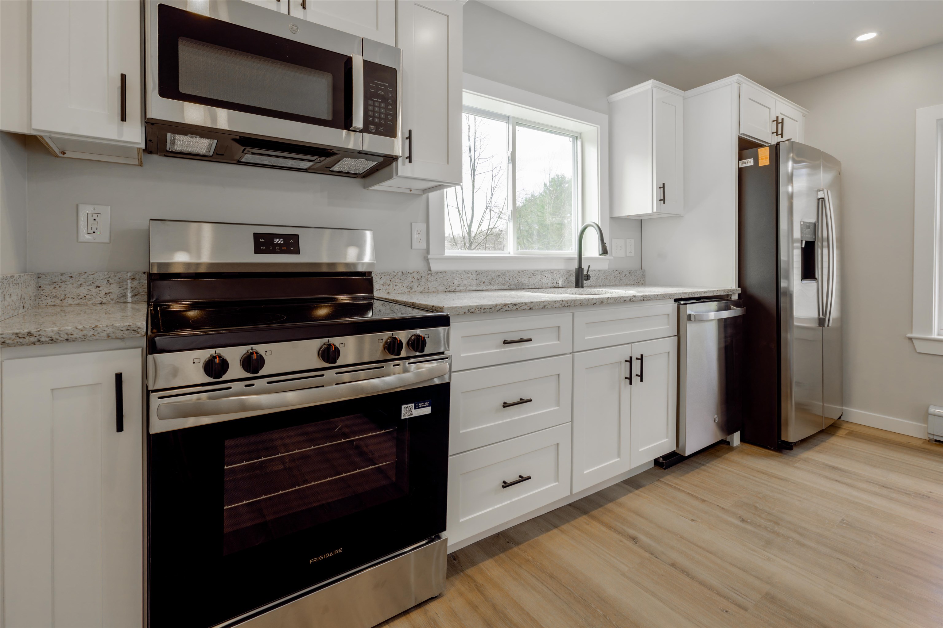 27 Washington St, Ashland, NH 03217