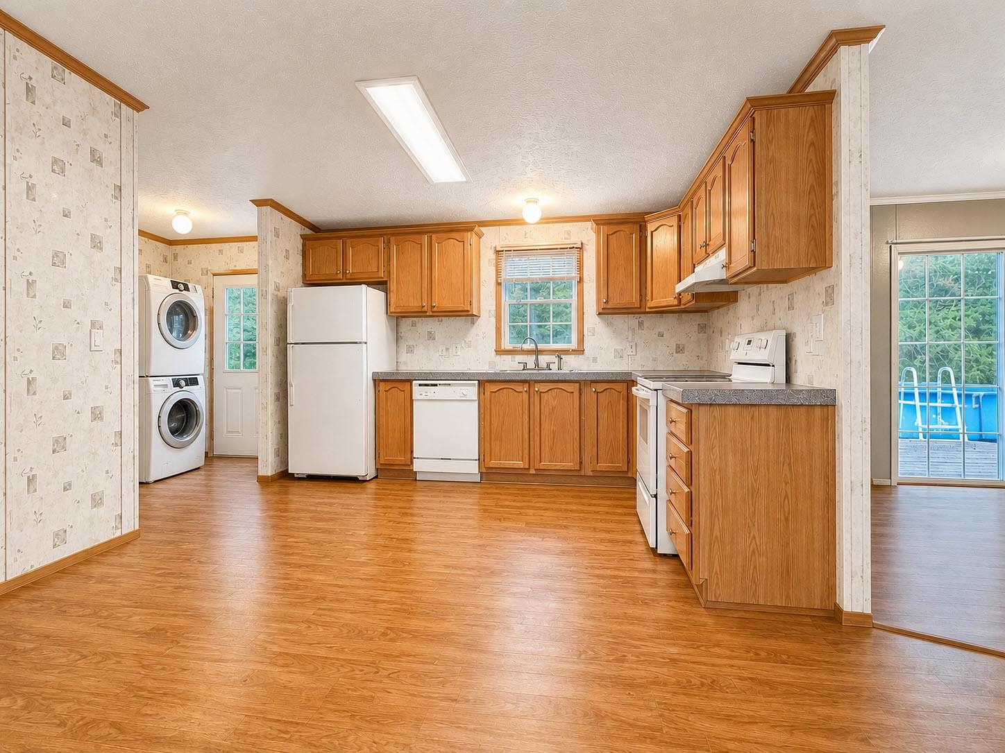 90 Monteiro Dr, Hinsdale, NH 03451