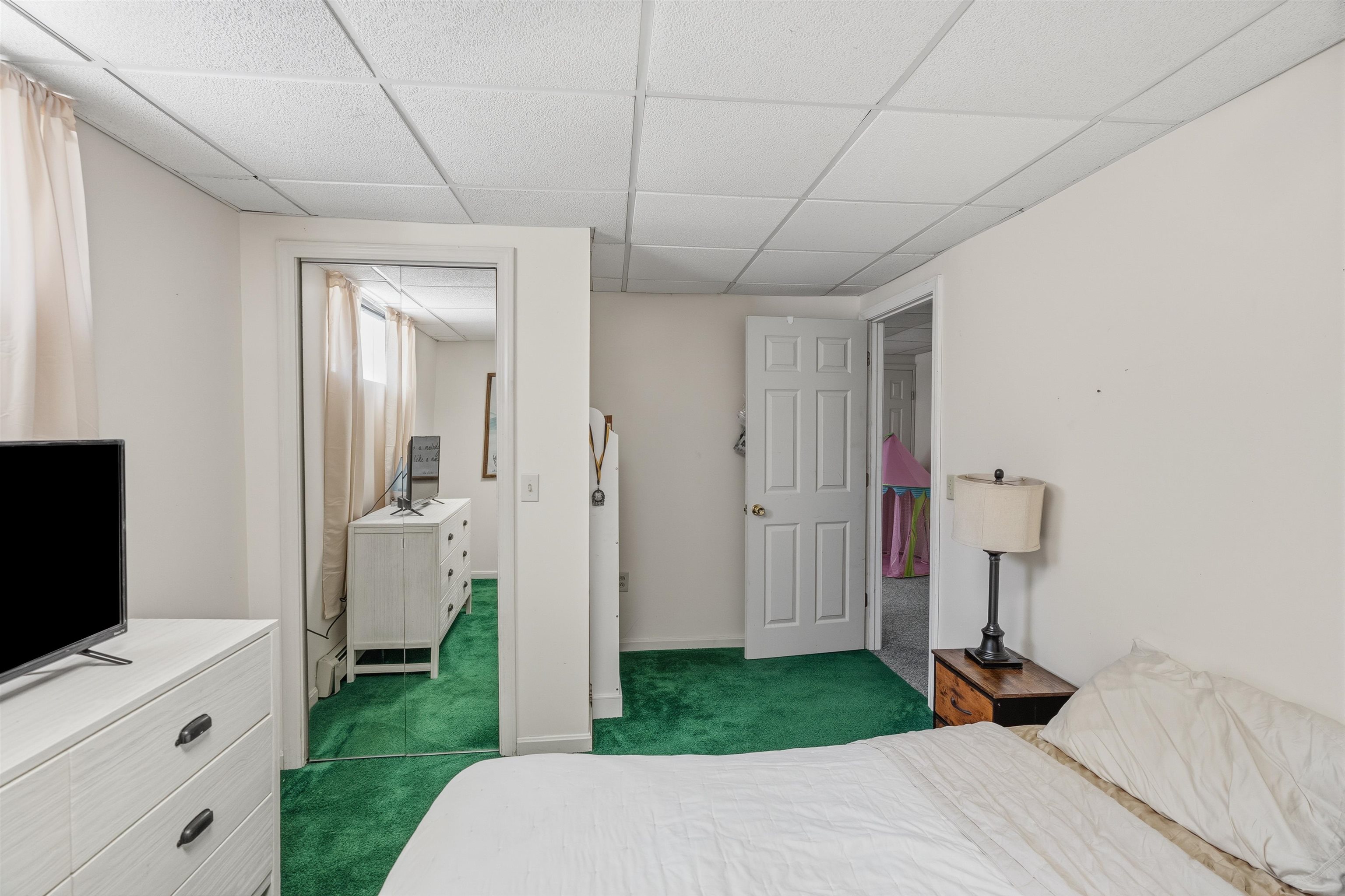 506 Mammoth Rd, Londonderry, NH 03053