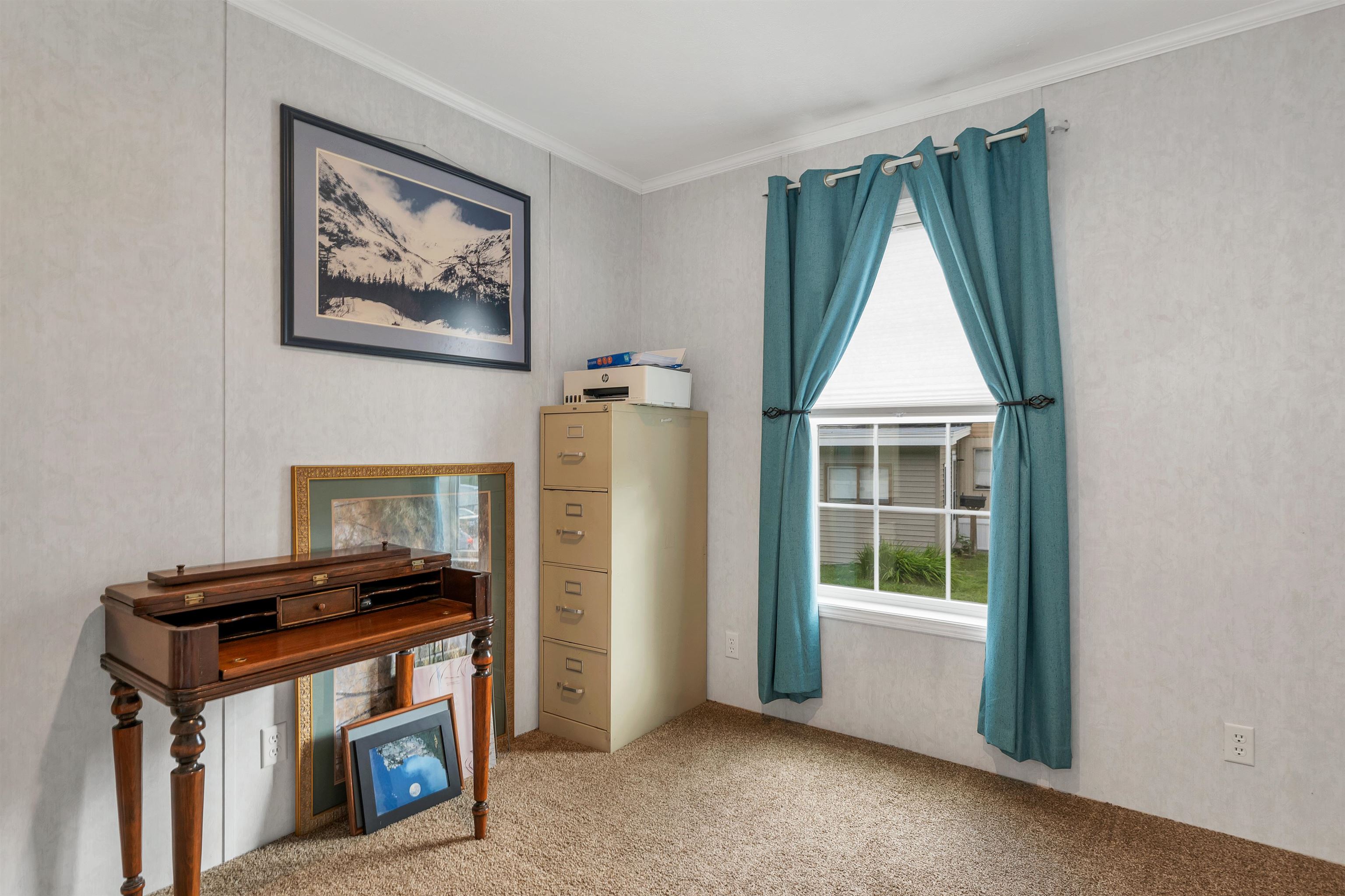 9 Longmeadow Dr, Concord, NH 03301-3482
