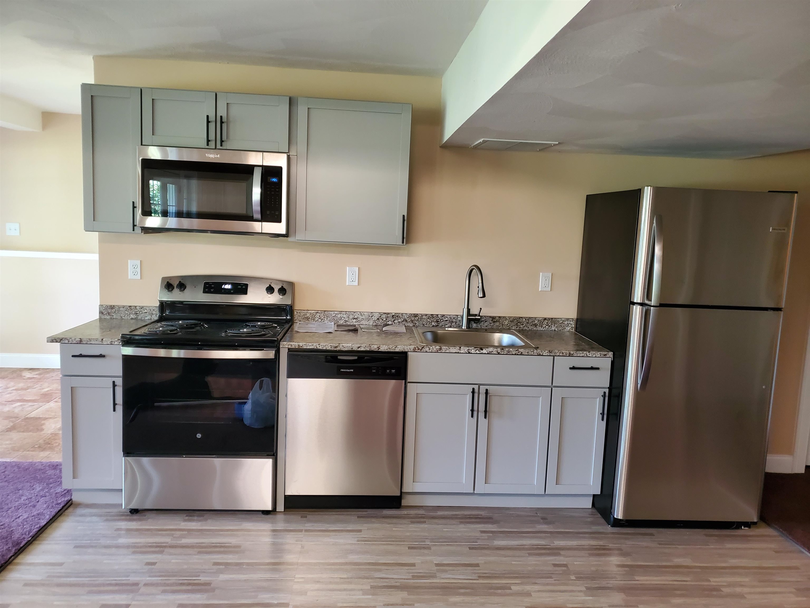 287 Hoit Rd, Concord, NH 03301-1811