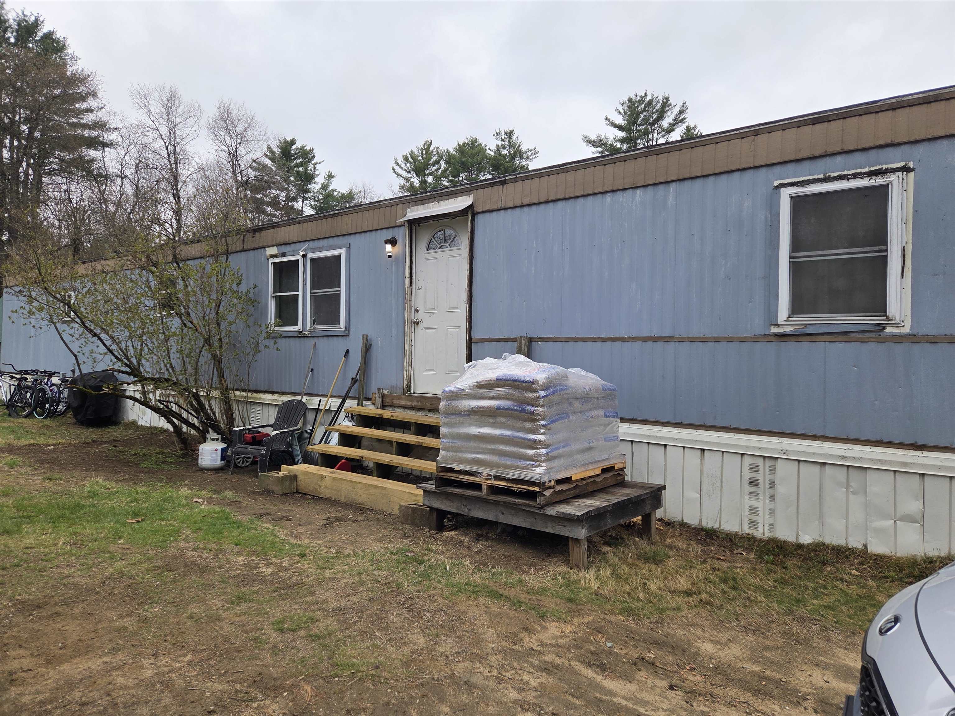 94 Sunset Cir, Campton, NH 03223
