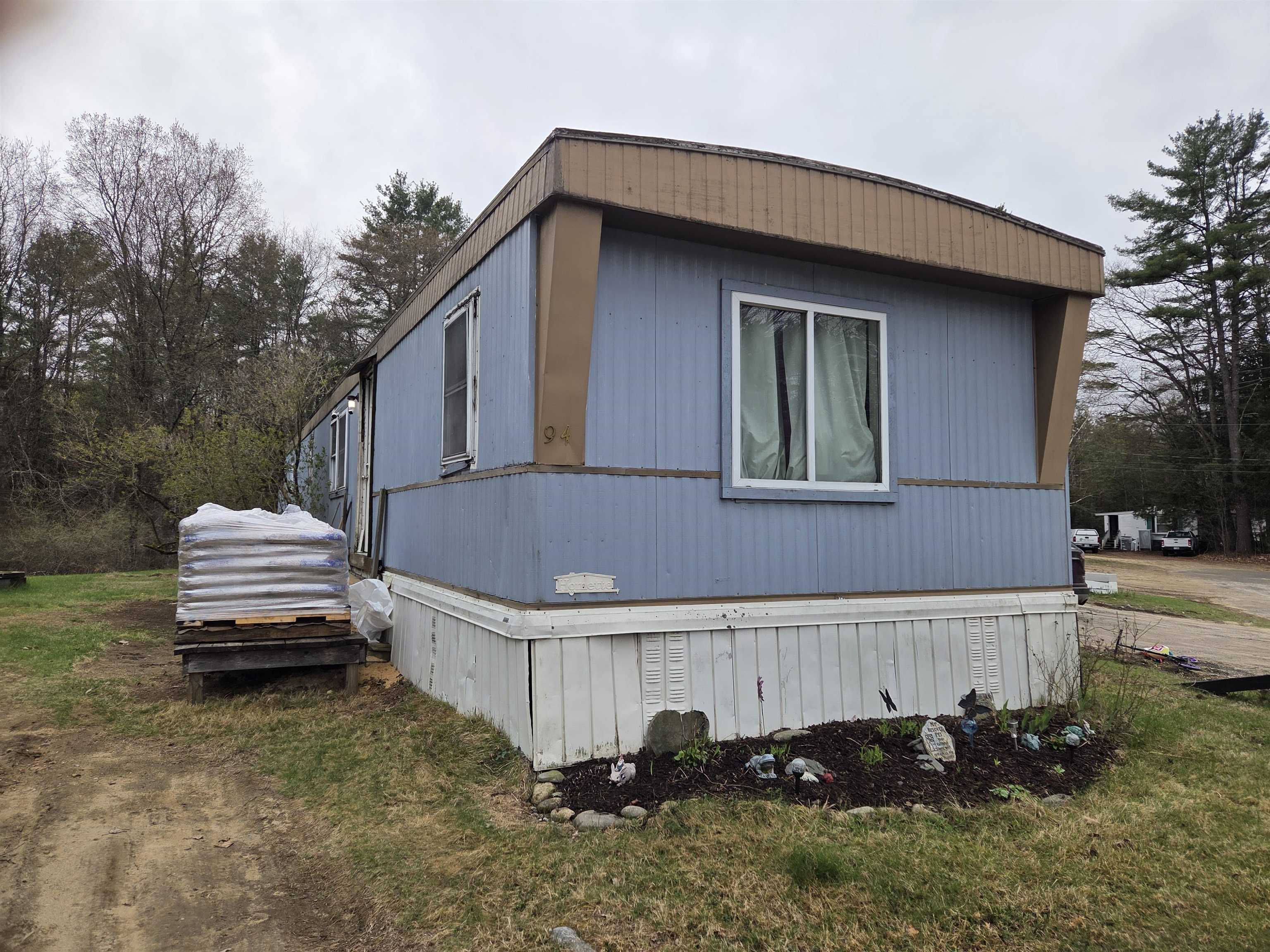 94 Sunset Cir, Campton, NH 03223
