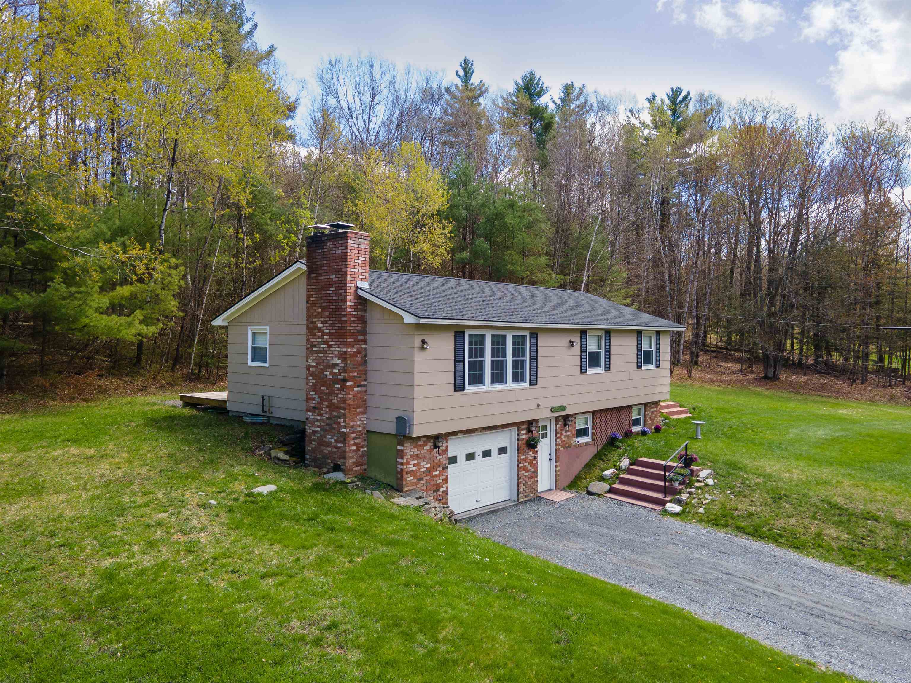 13 Leet Dr, Claremont, NH 03743