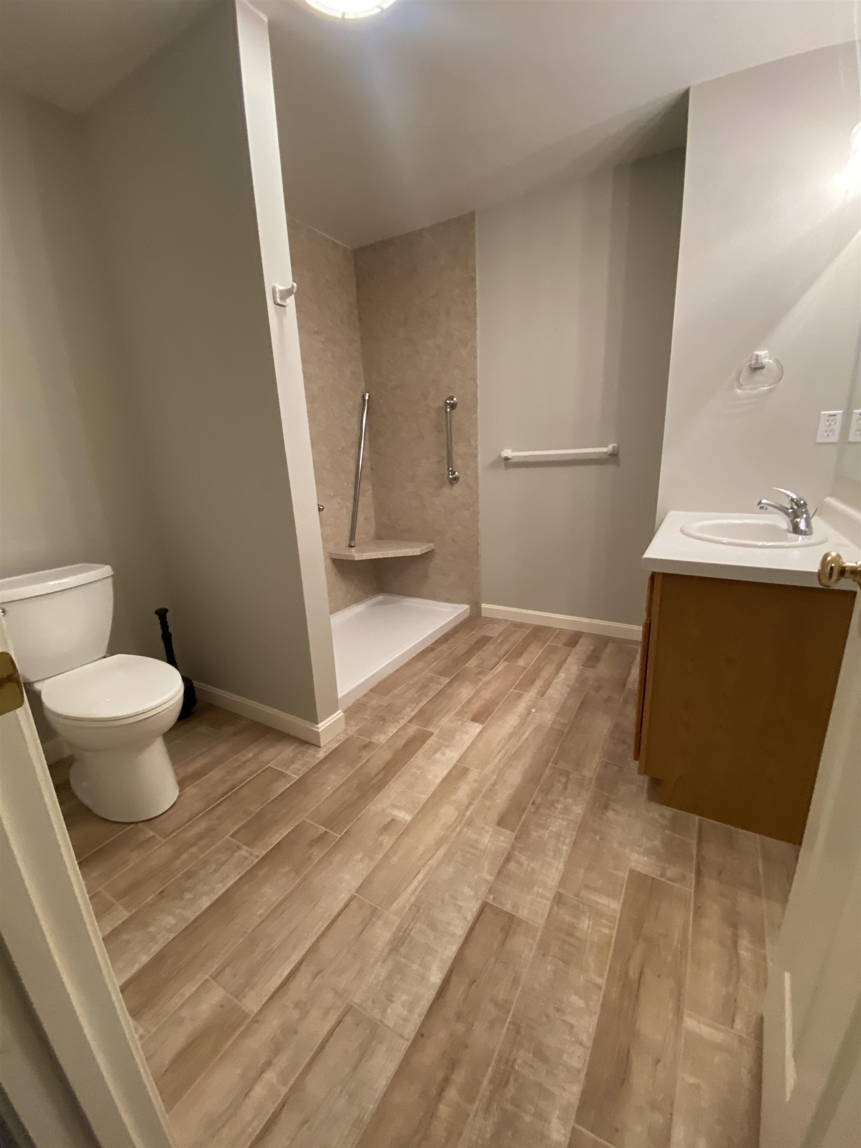 67 Pleasant St, Windham, NH 03087