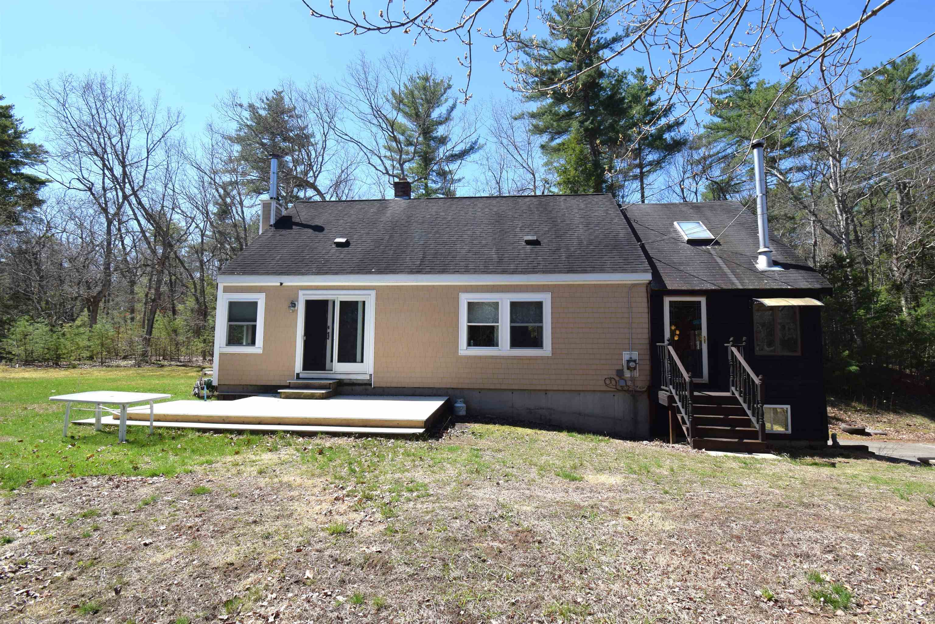 9 Ann Hannagan Ln, Kingston, NH 03848