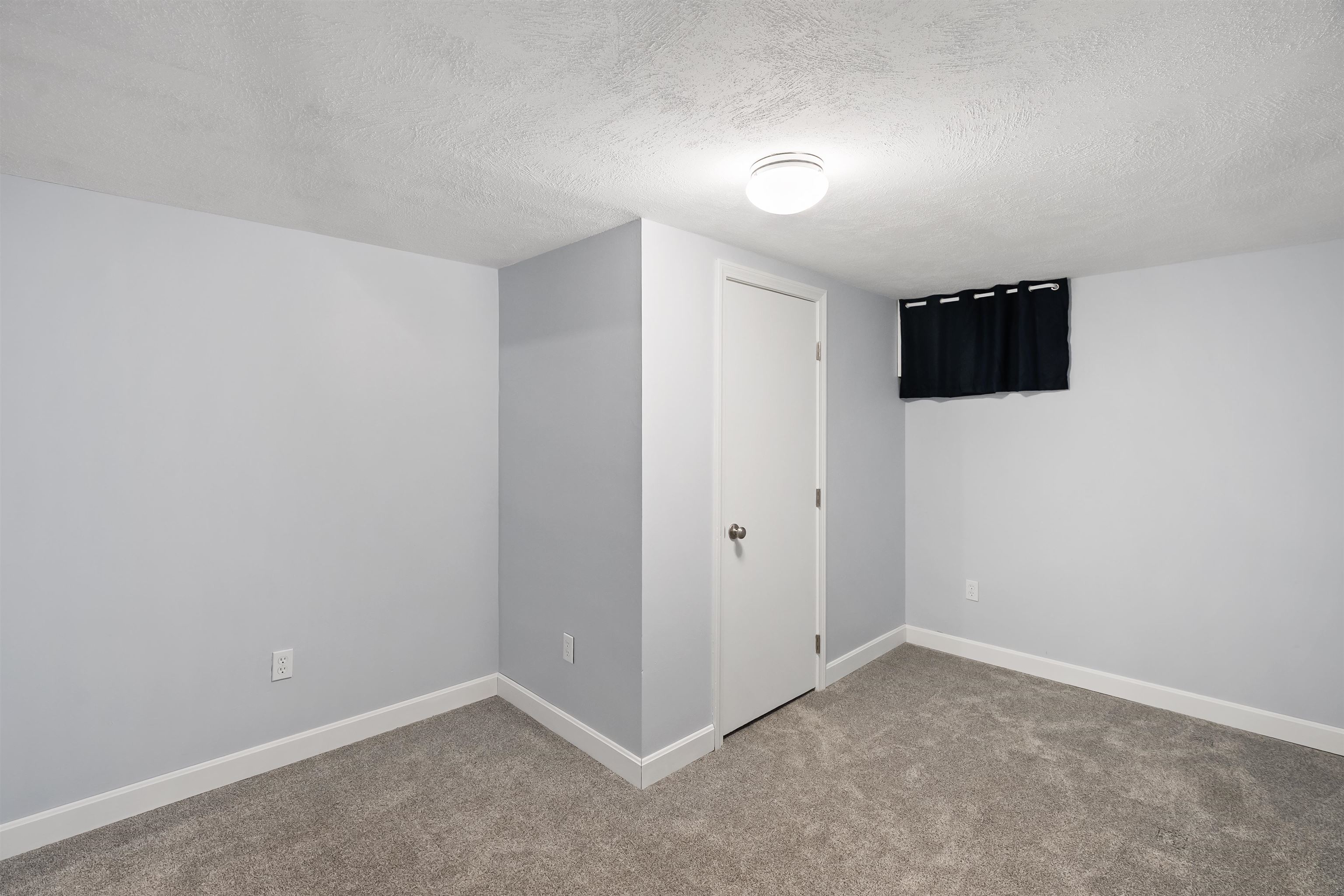 11 Coteville Rd, Londonderry, NH 03053