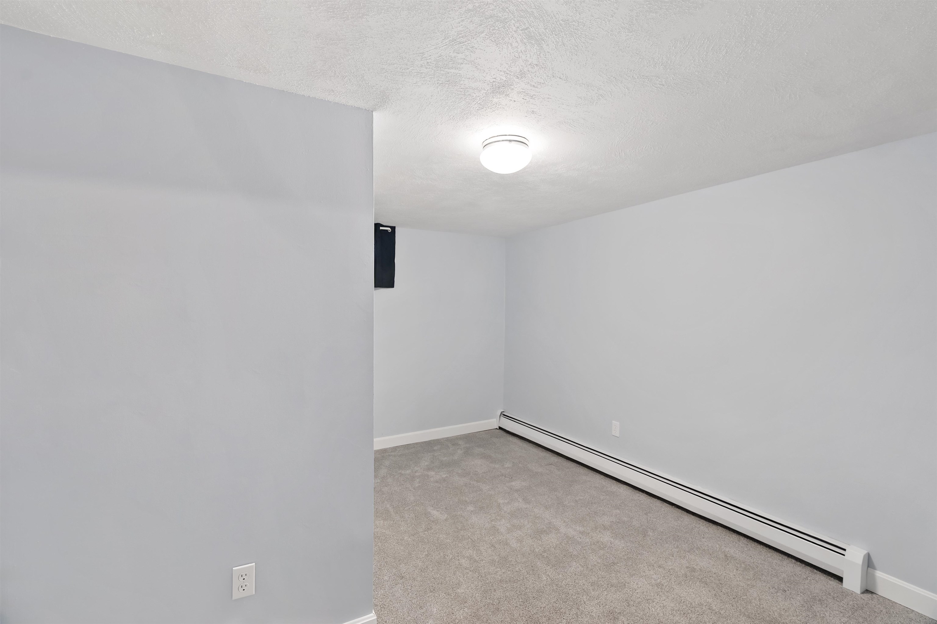 11 Coteville Rd, Londonderry, NH 03053