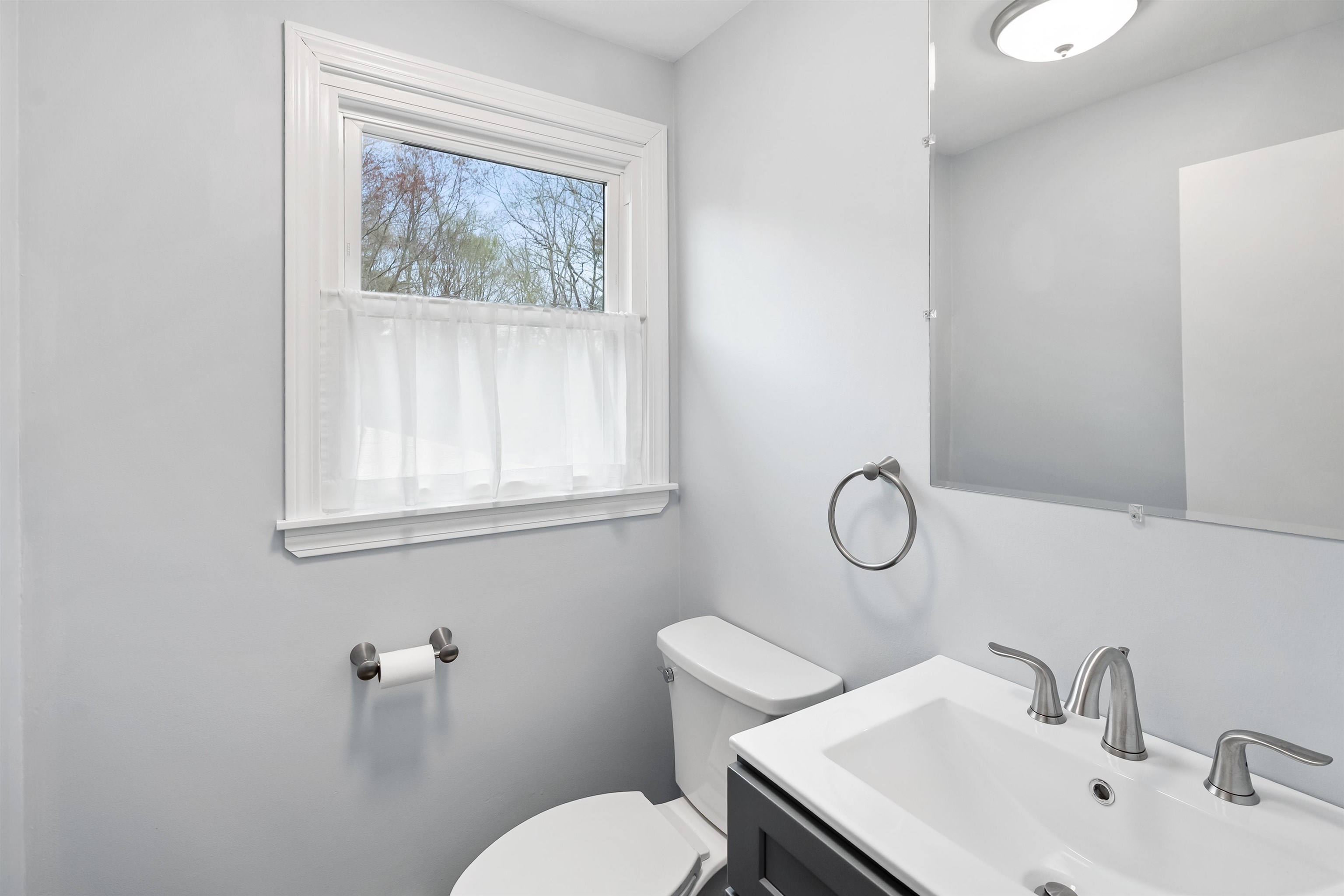 11 Coteville Rd, Londonderry, NH 03053
