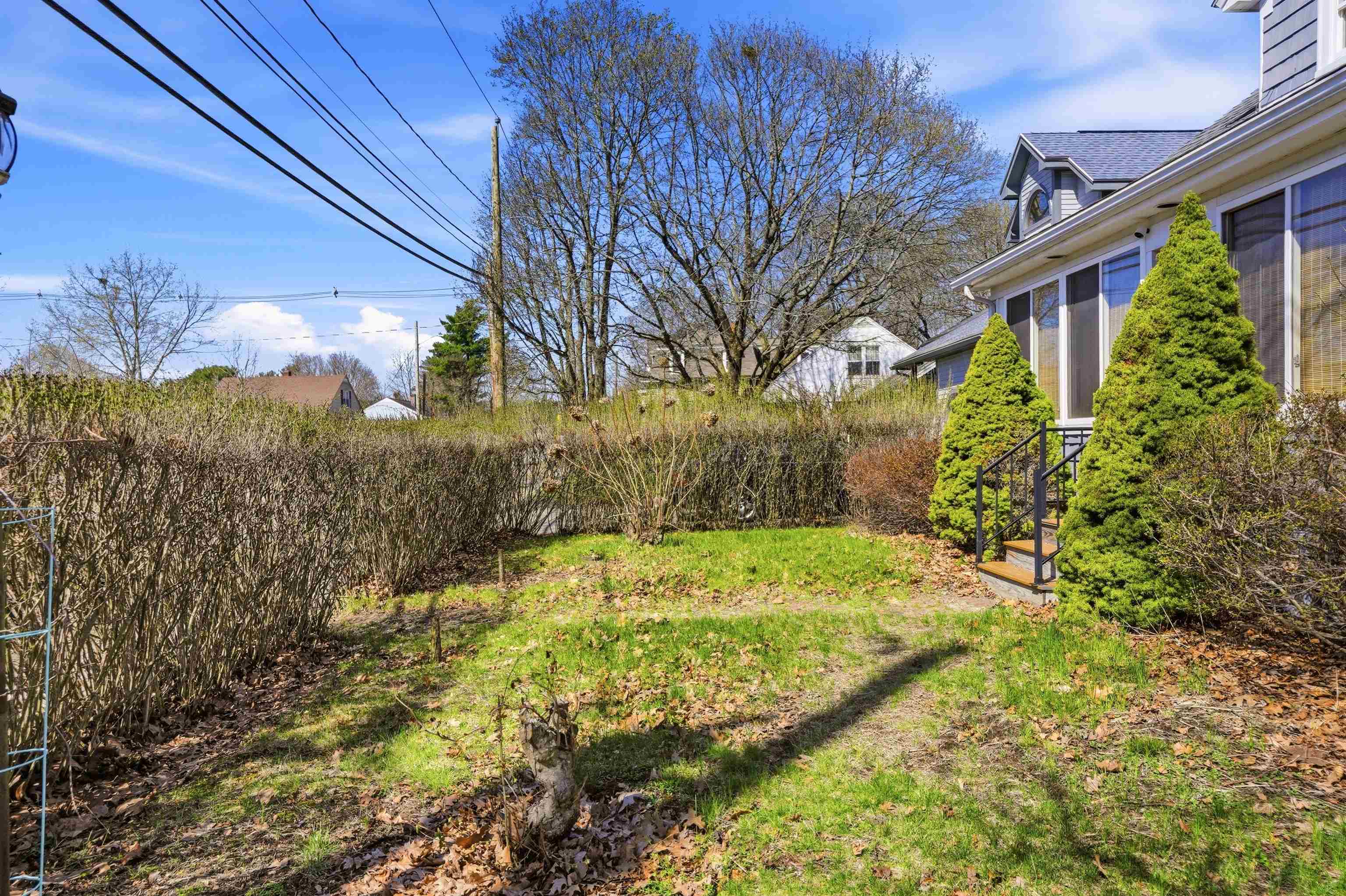 33 Walnut St, Rochester, NH 03867