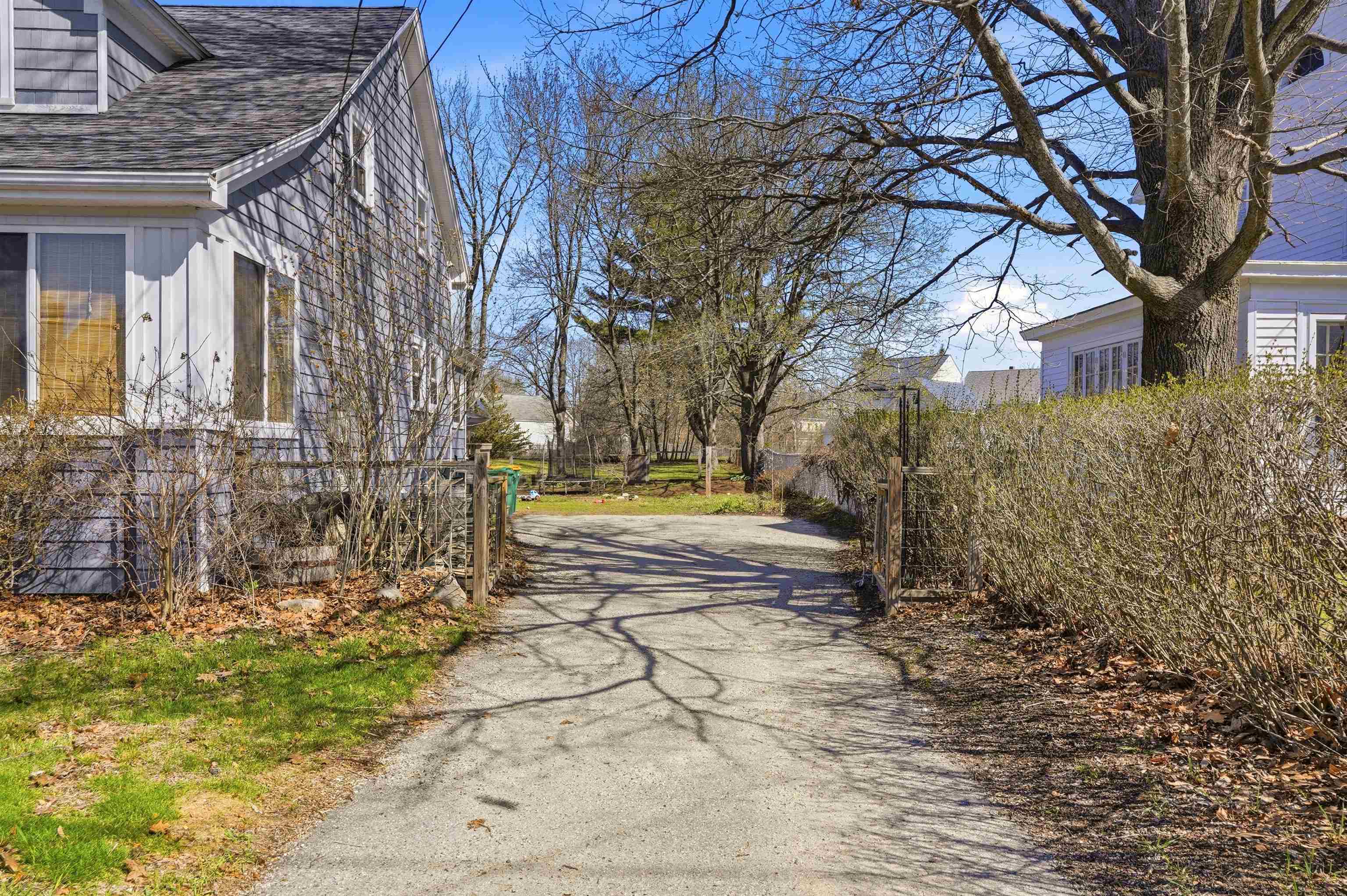 33 Walnut St, Rochester, NH 03867
