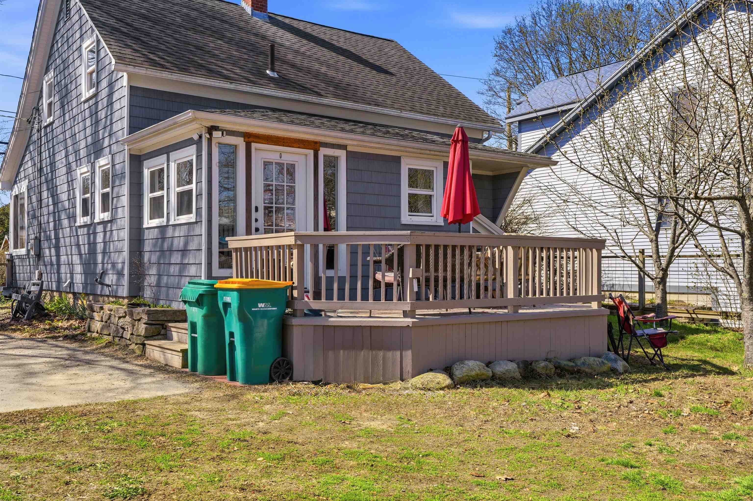 33 Walnut St, Rochester, NH 03867
