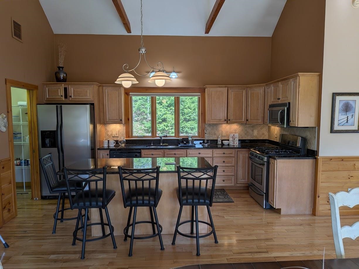 184 Covered Bridge Ln, Bartlett, NH 03812