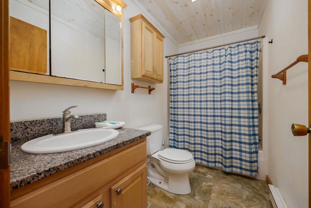 Full Bath on Second Floor 25151808