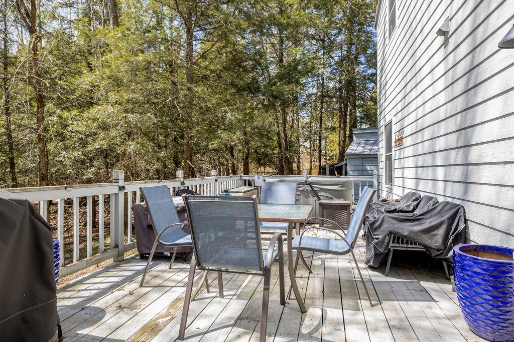Deck with hot tub 25151679