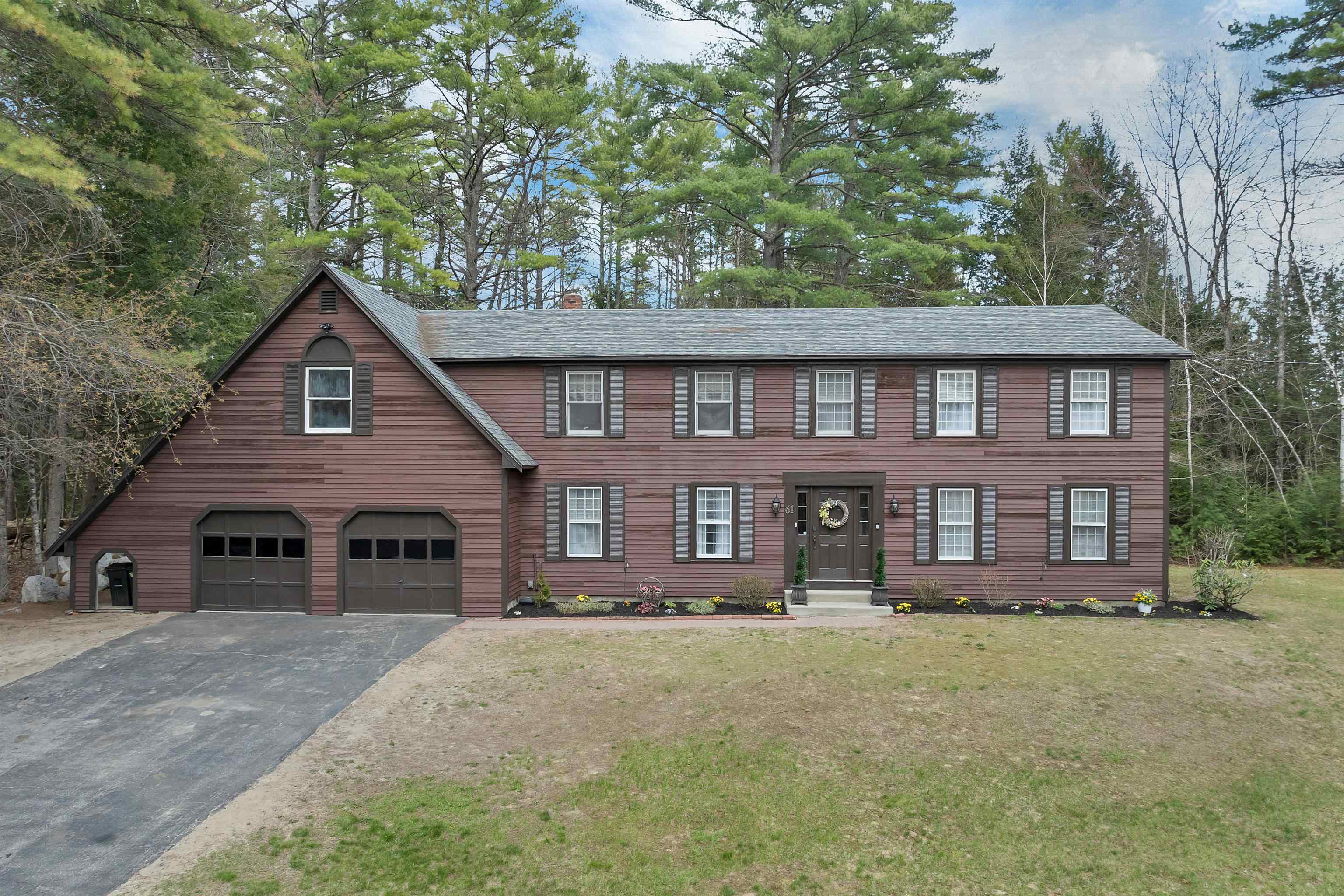 61 Union Wharf Rd, Tuftonboro, NH 03816