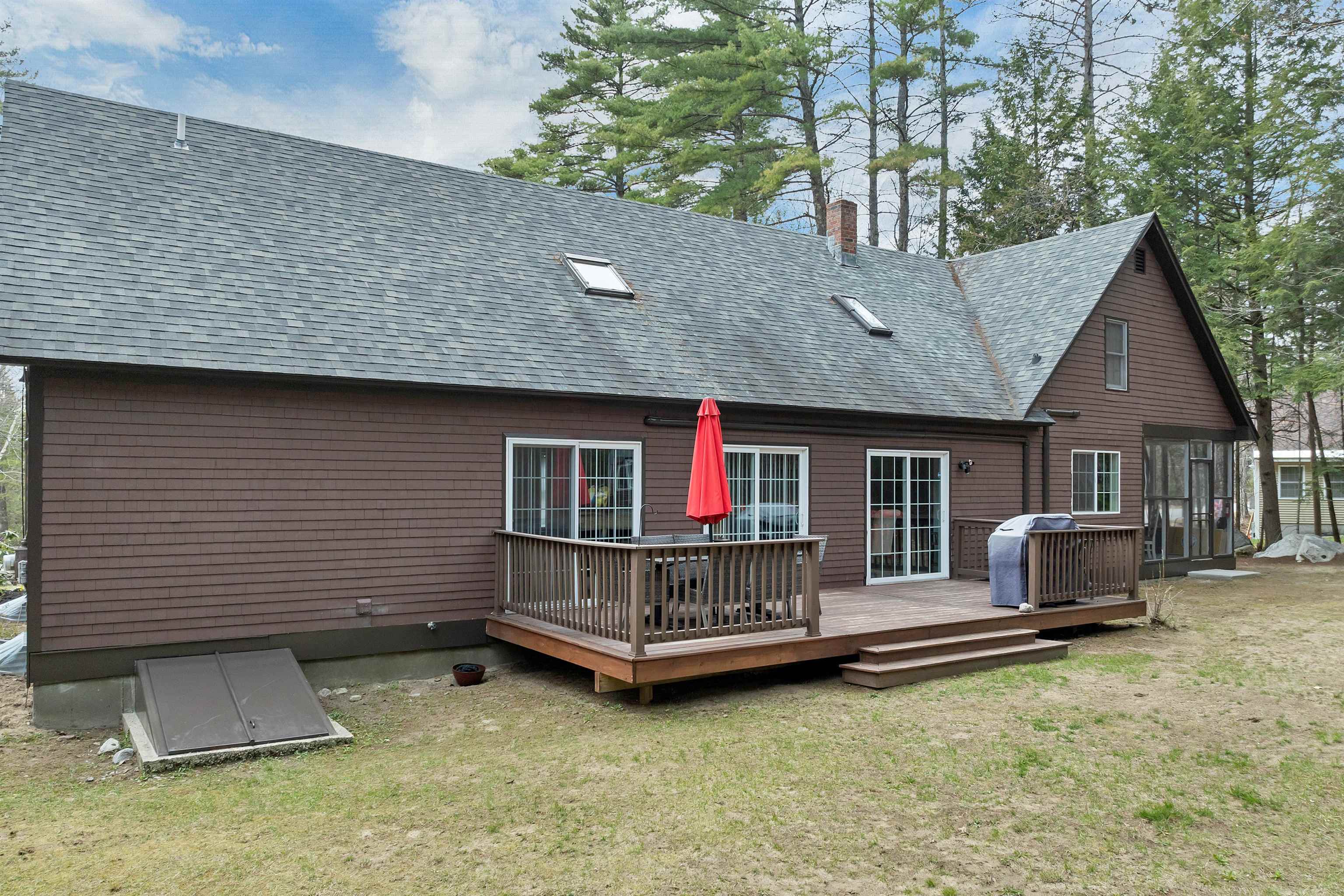 61 Union Wharf Rd, Tuftonboro, NH 03816