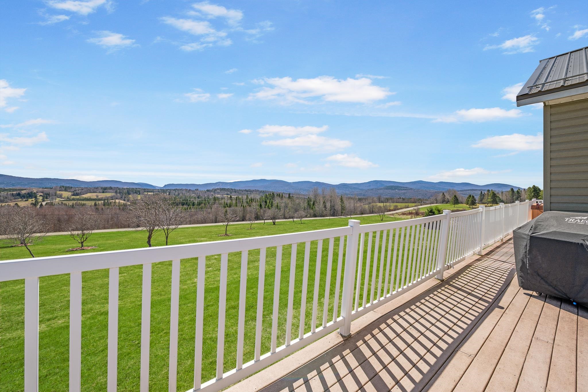 794 Reed Rd, Colebrook, NH 03576