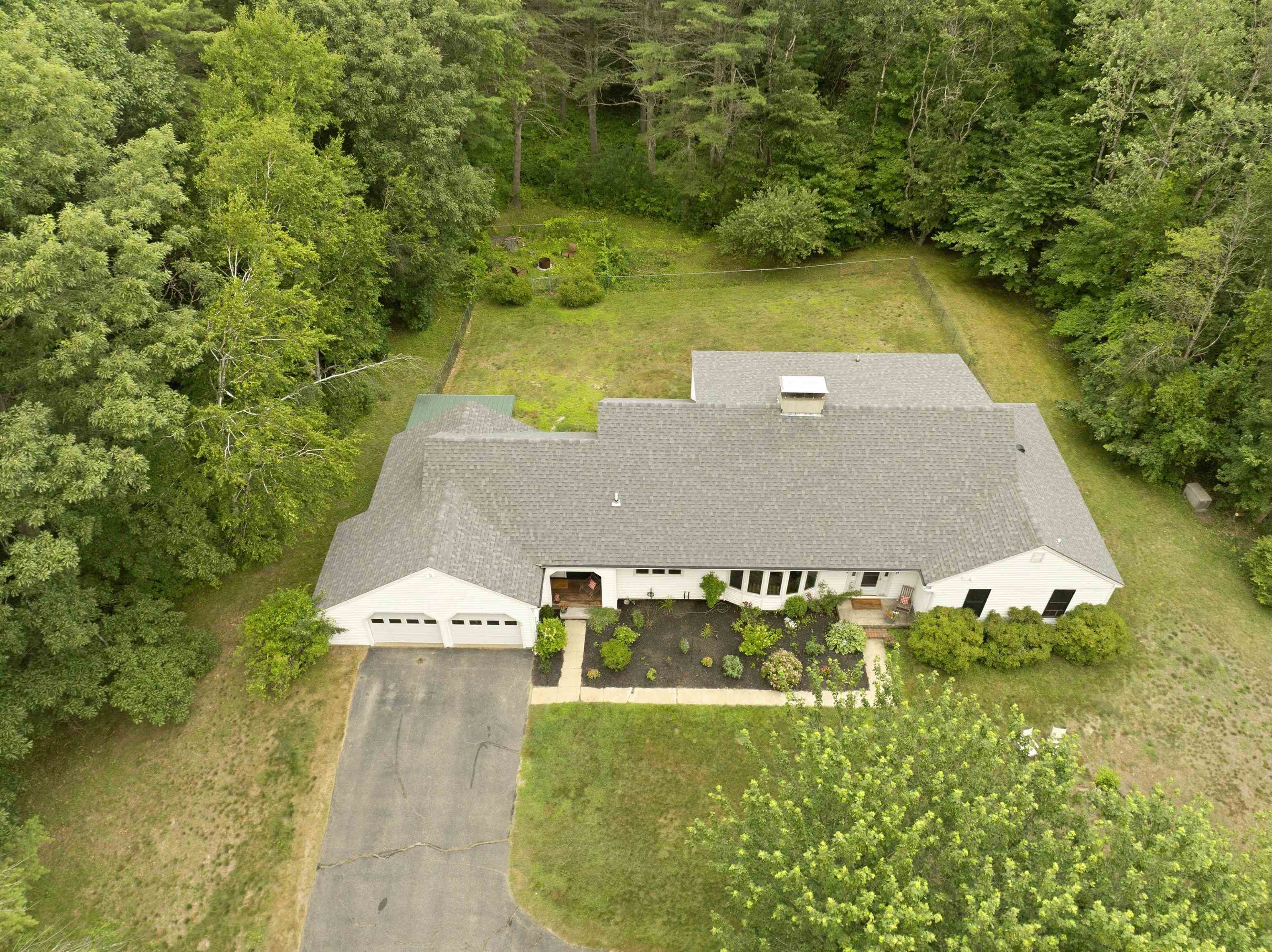 66 Lyford Rd, Brookfield, NH 03872