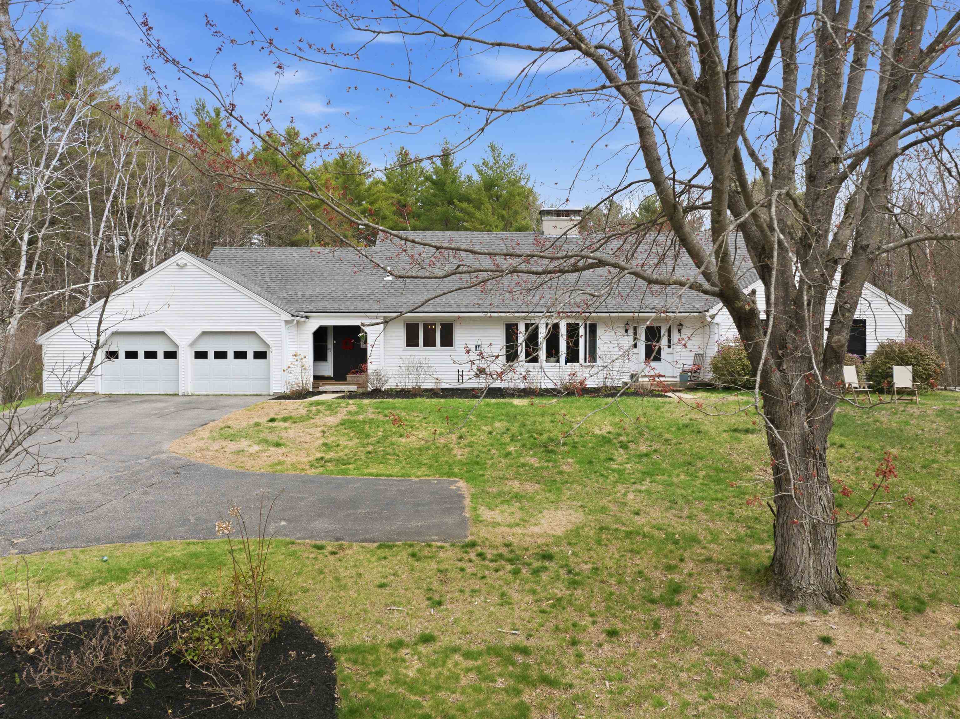 66 Lyford Rd, Brookfield, NH 03872