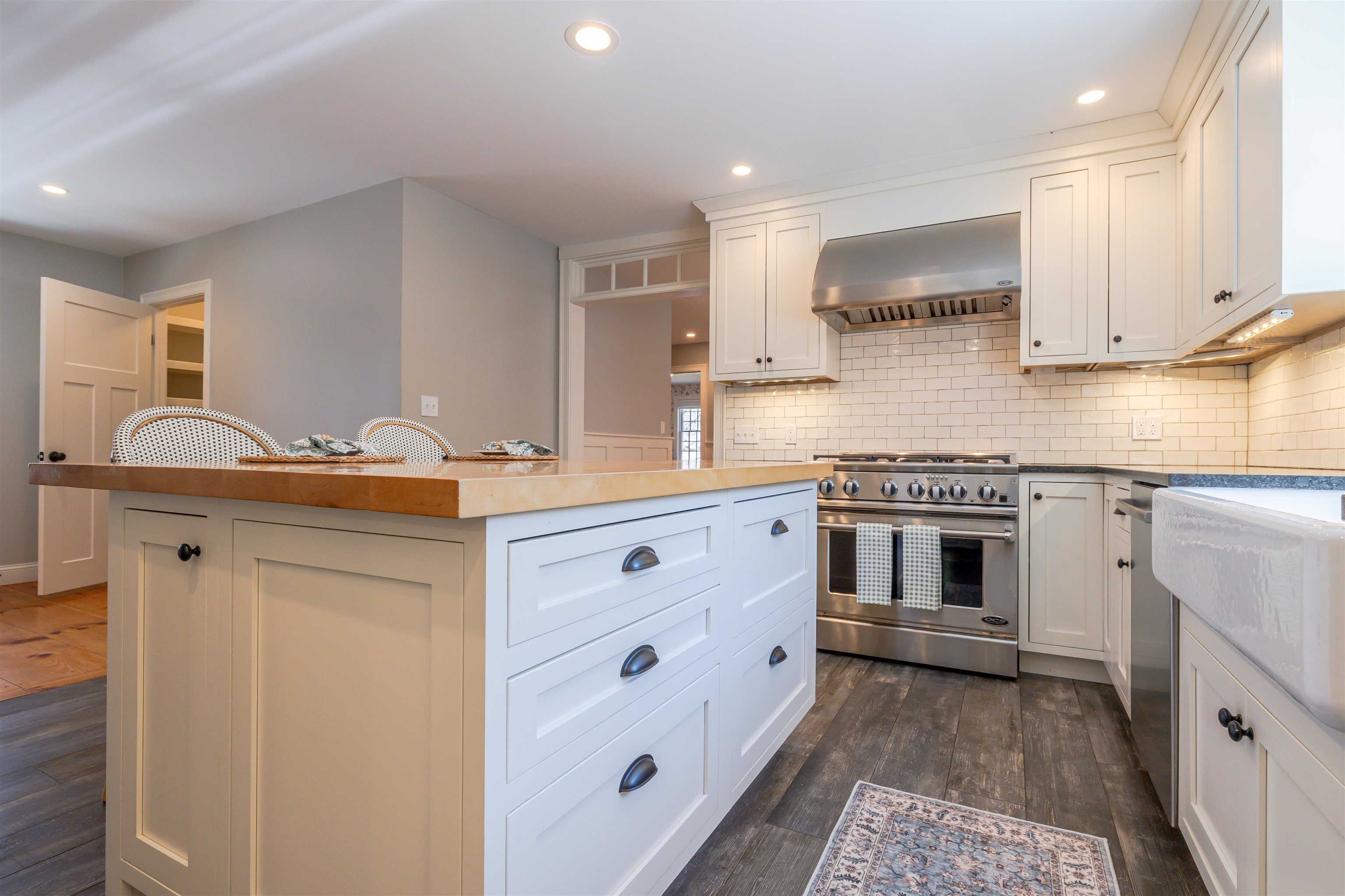 594 South Rd, Hopkinton, NH 03229
