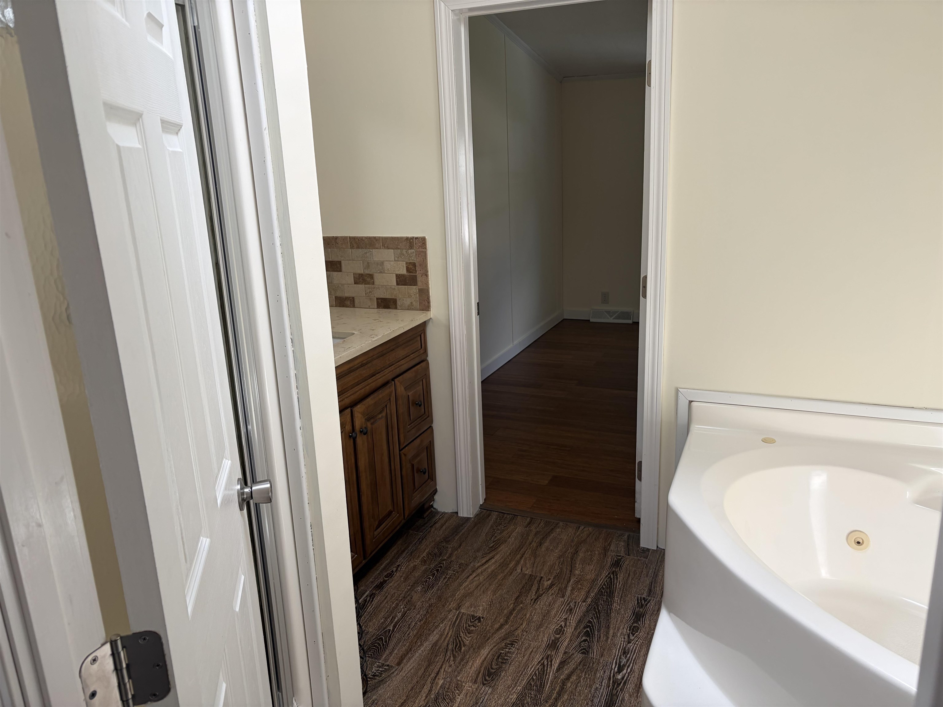 10 Eric Ave, Nashua, NH 03062