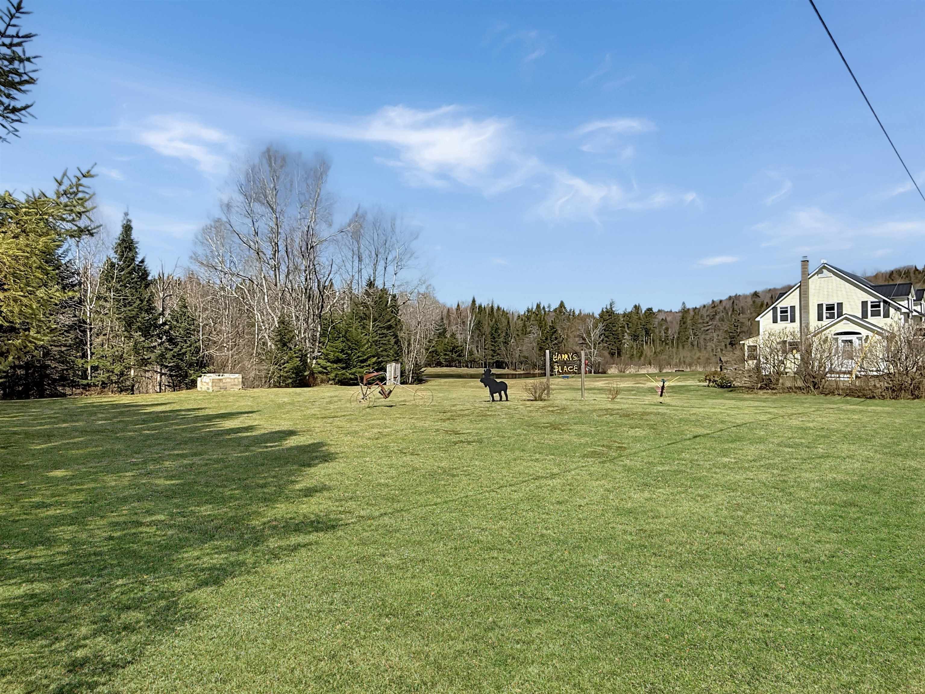 61 Old Country Ln, Pittsburg, NH 03592