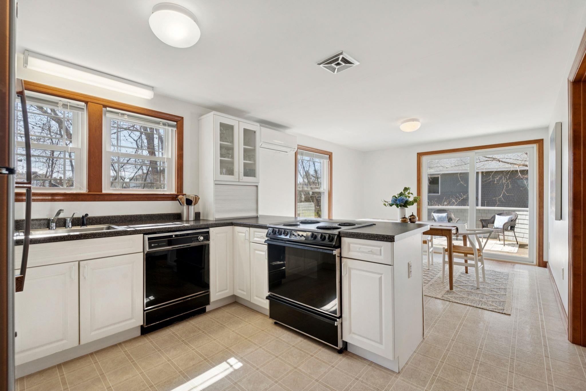2 Breakers Rd, Rye, NH 03870