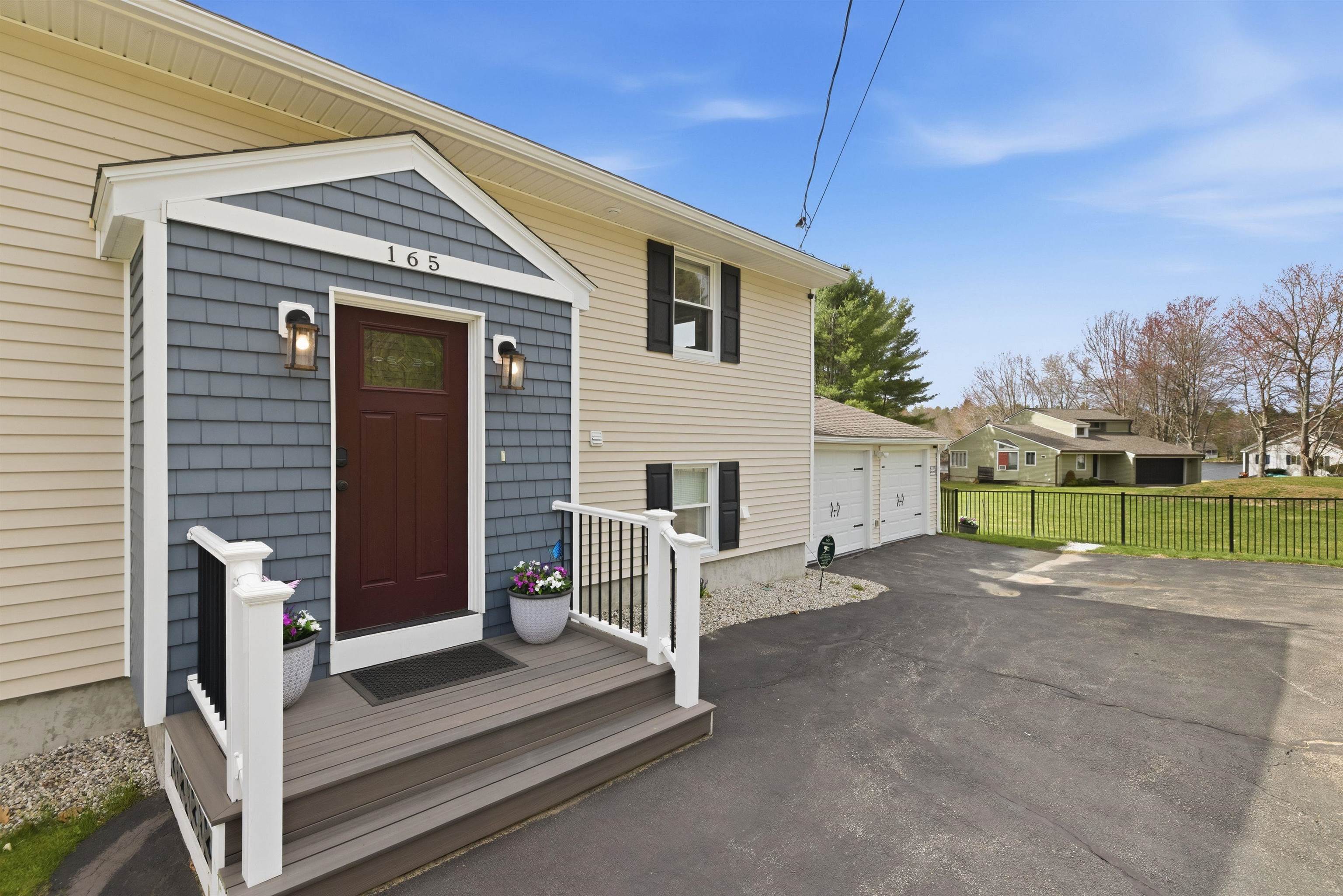 165 Georgetown Dr, Barnstead, NH 03225