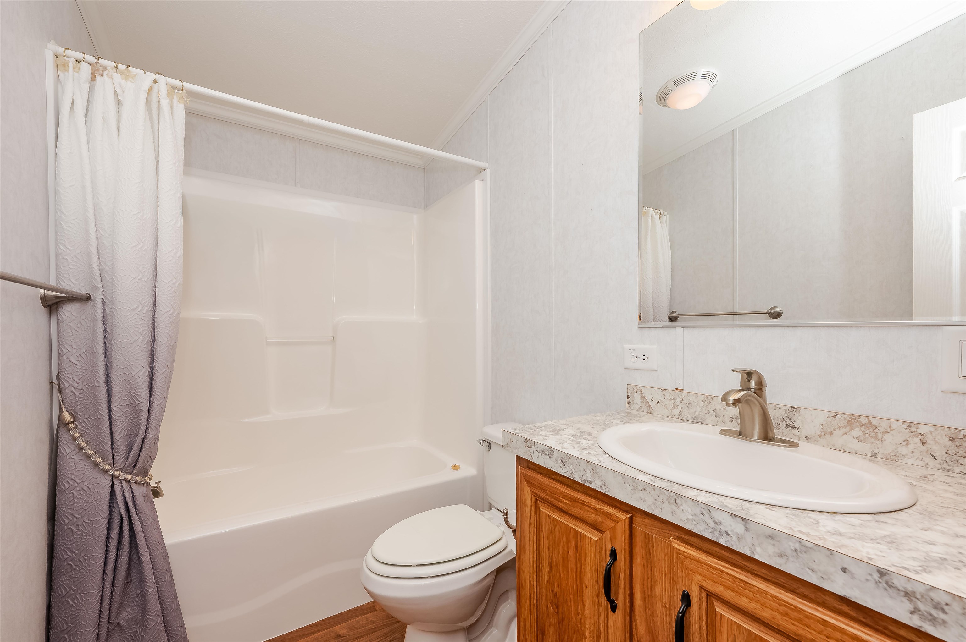 31 Meredith Dr, Hampstead, NH 03841
