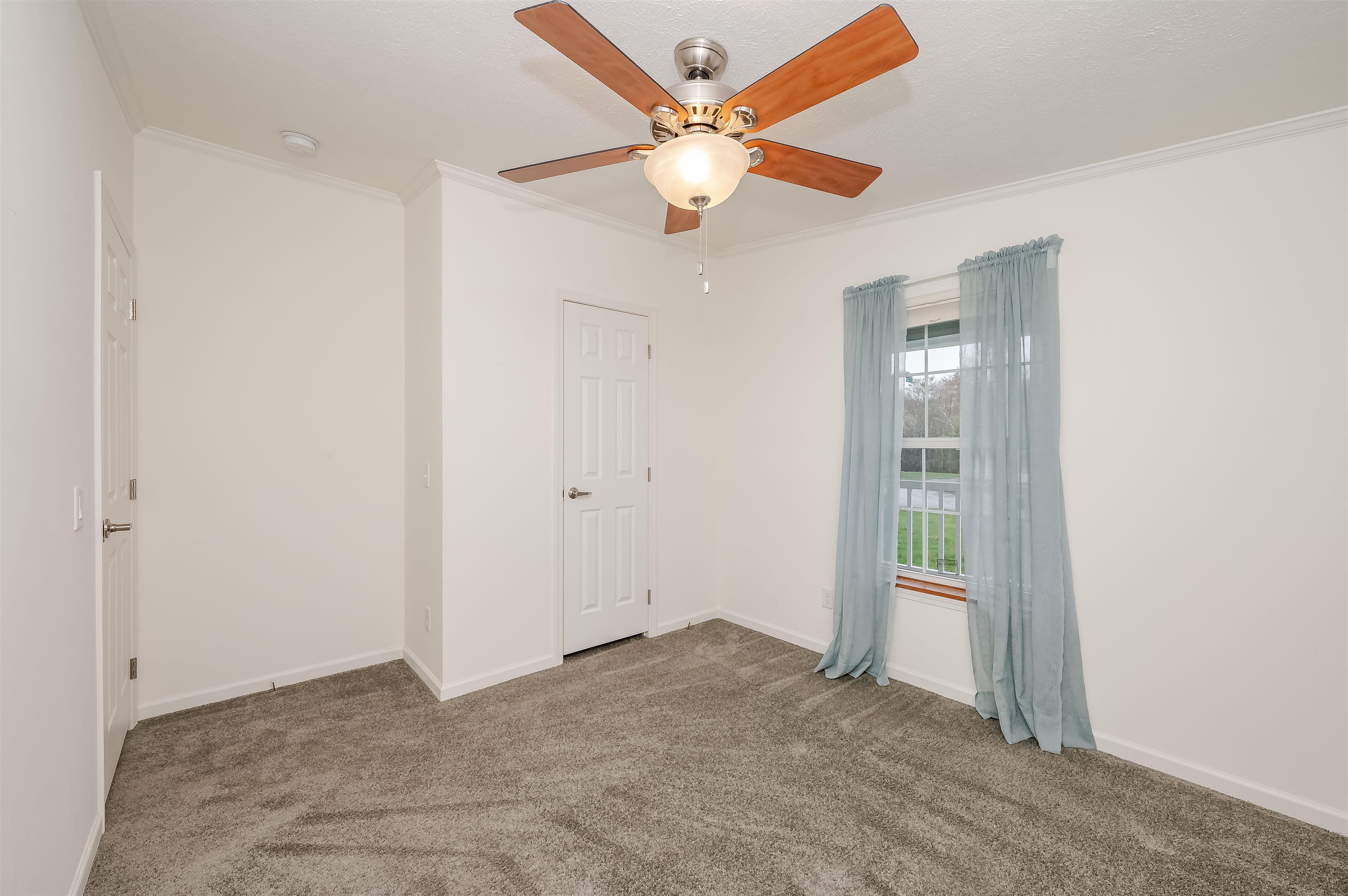 31 Meredith Dr, Hampstead, NH 03841