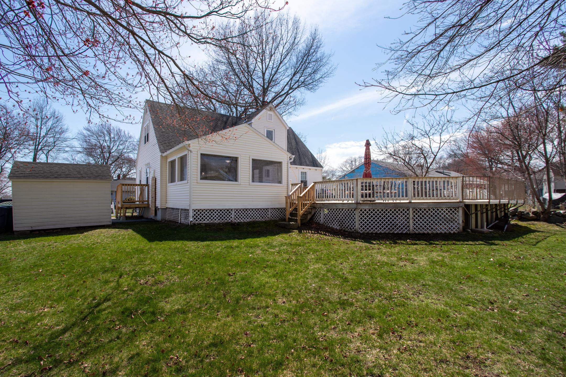 4 Hutchinson Dr, Hampton, NH 03842
